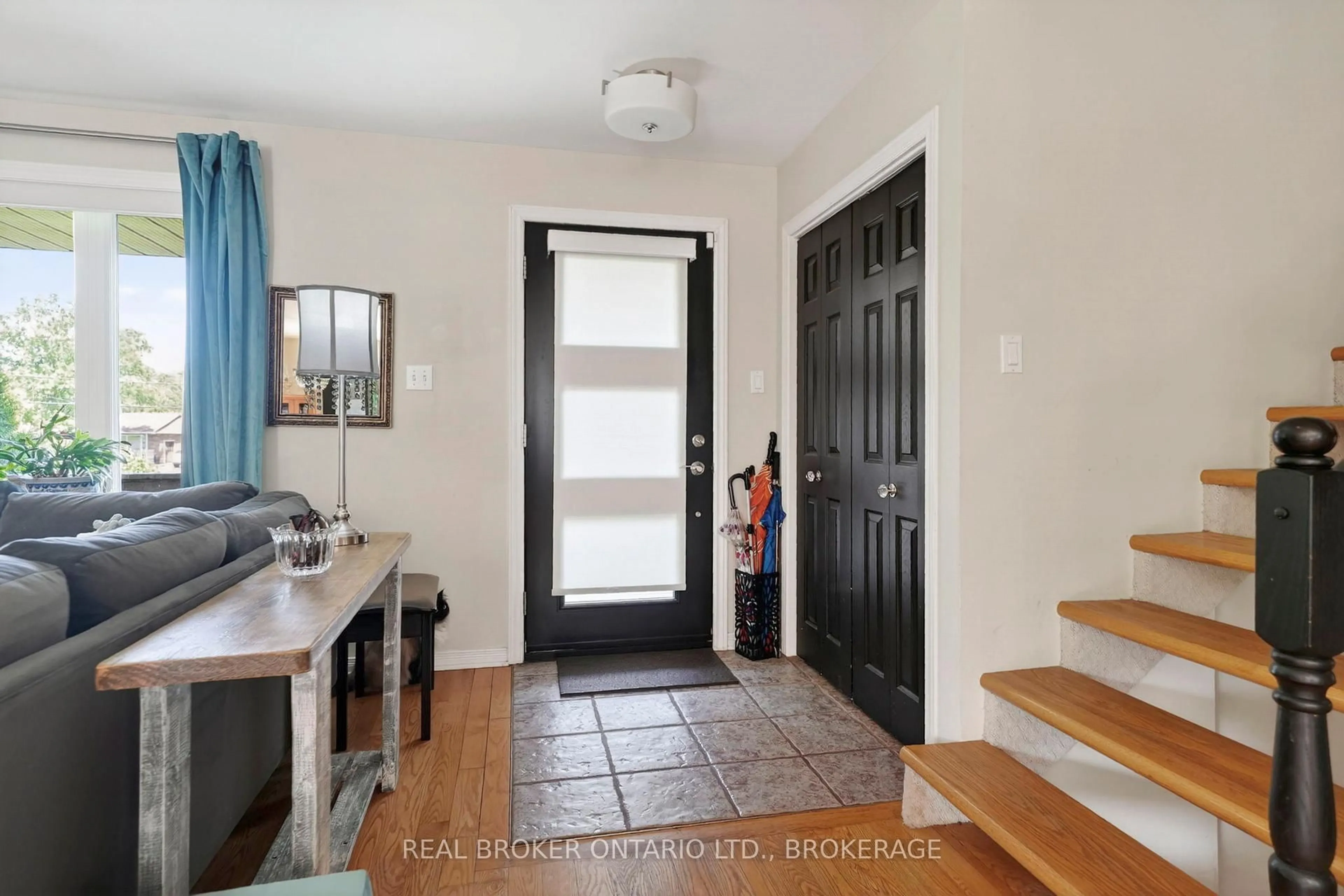 Indoor entryway for 17034 County Rd 36 Rd, South Stormont Ontario K0C 2A0