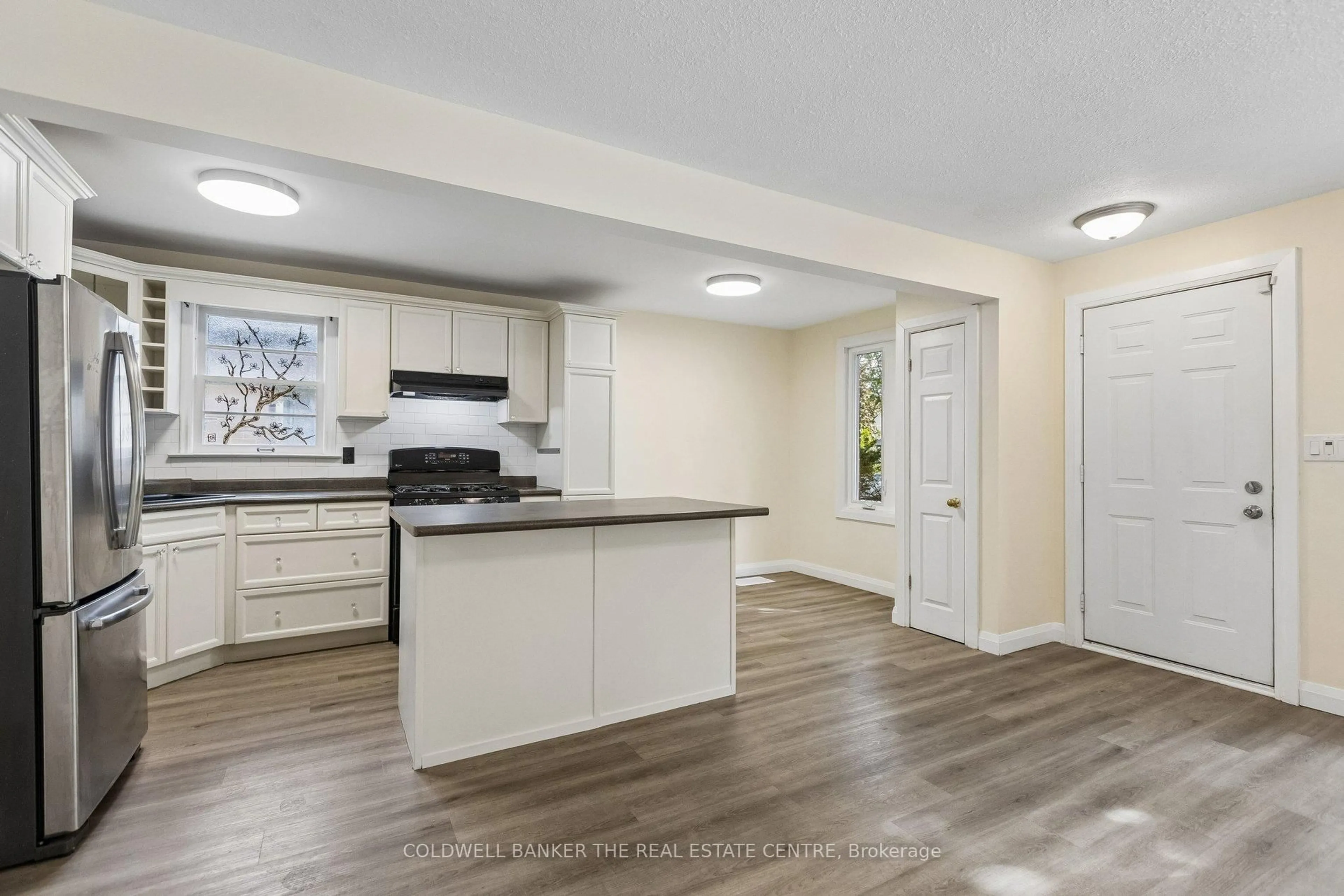 Open concept kitchen, ceramic/tile floor for 142 Harley St, London East Ontario N5Y 2C2