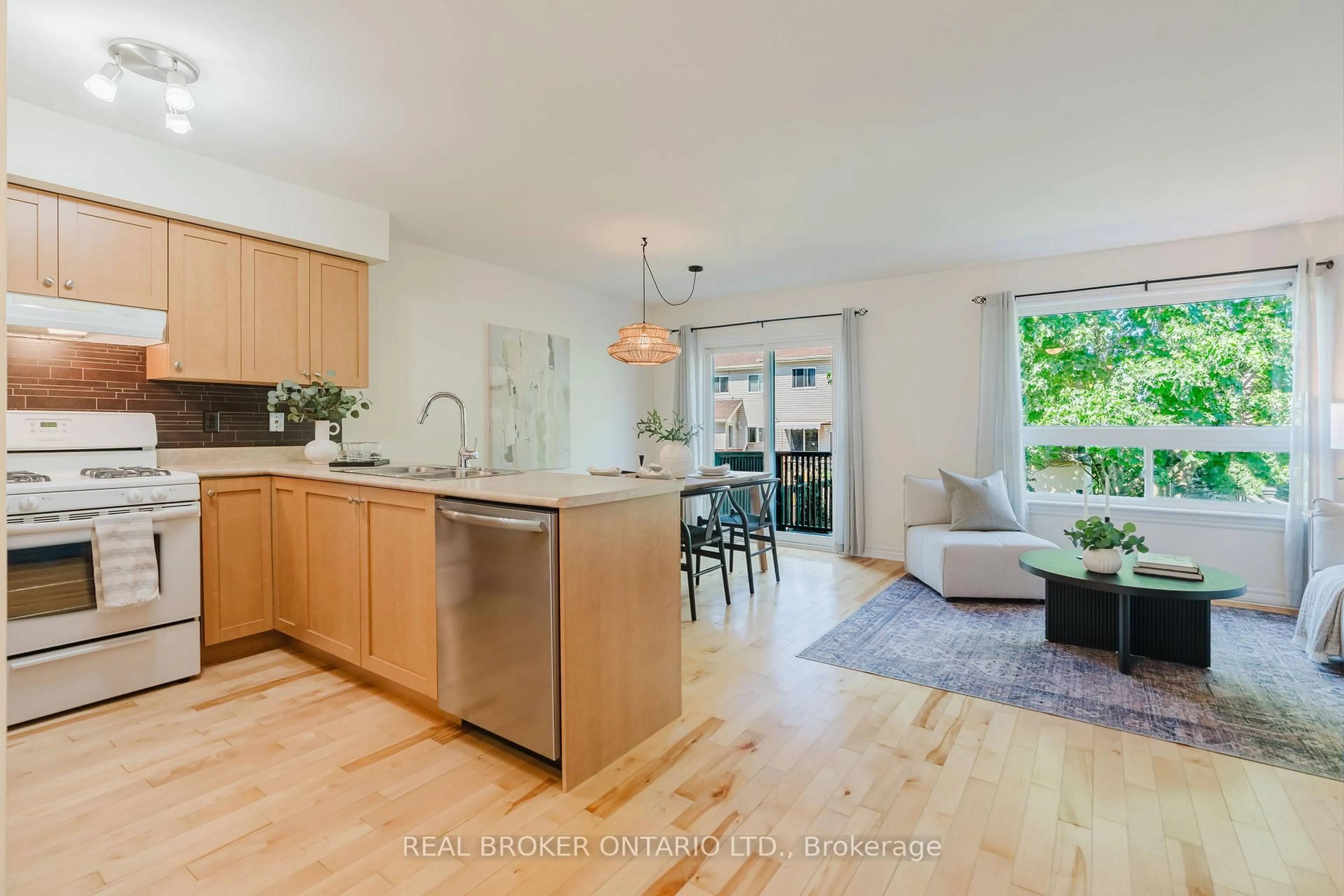 Open concept kitchen, unknown for 72 Frieday St, Arnprior Ontario K7S 0A6