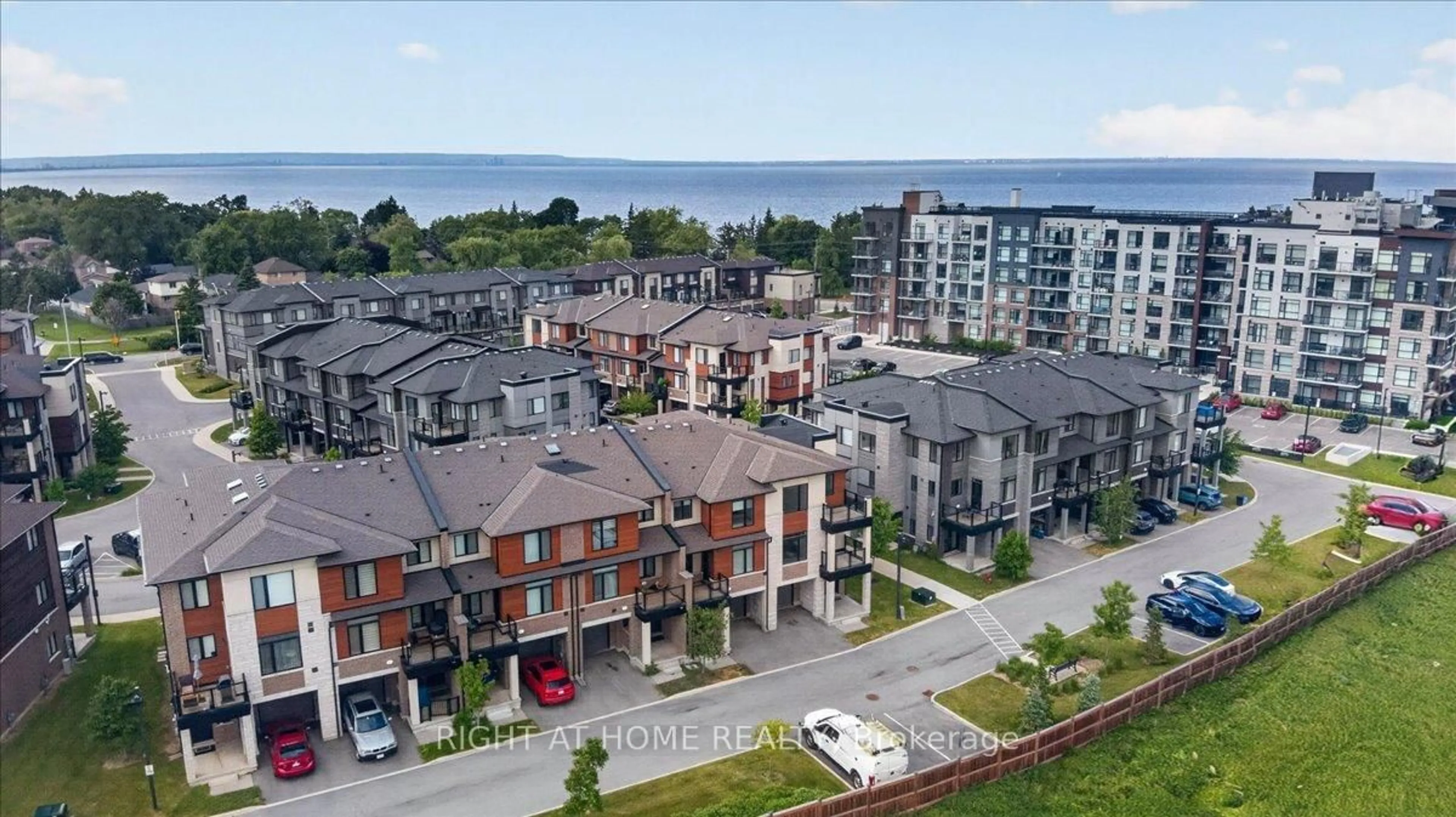 A pic from outside/outdoor area/front of a property/back of a property/a pic from drone, unknown for 590 North Service Rd #67, Hamilton Ontario L8E 0K5