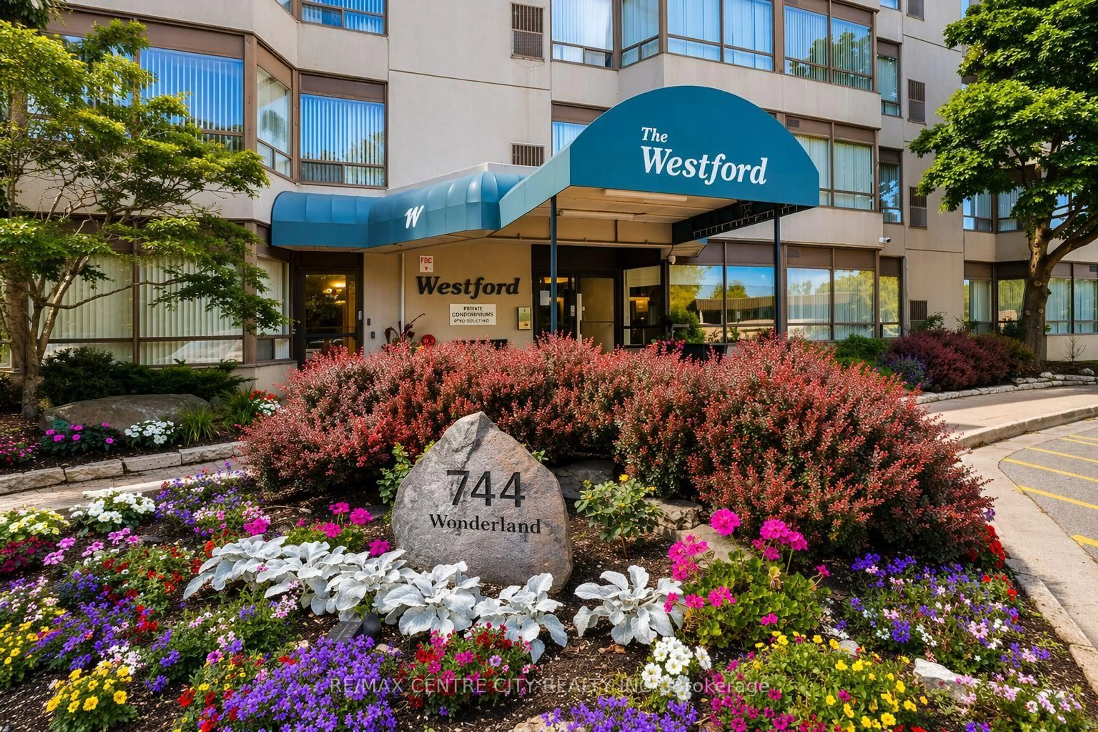 Unknown for 744 Wonderland Rd #602, London South Ontario N6K 4K3