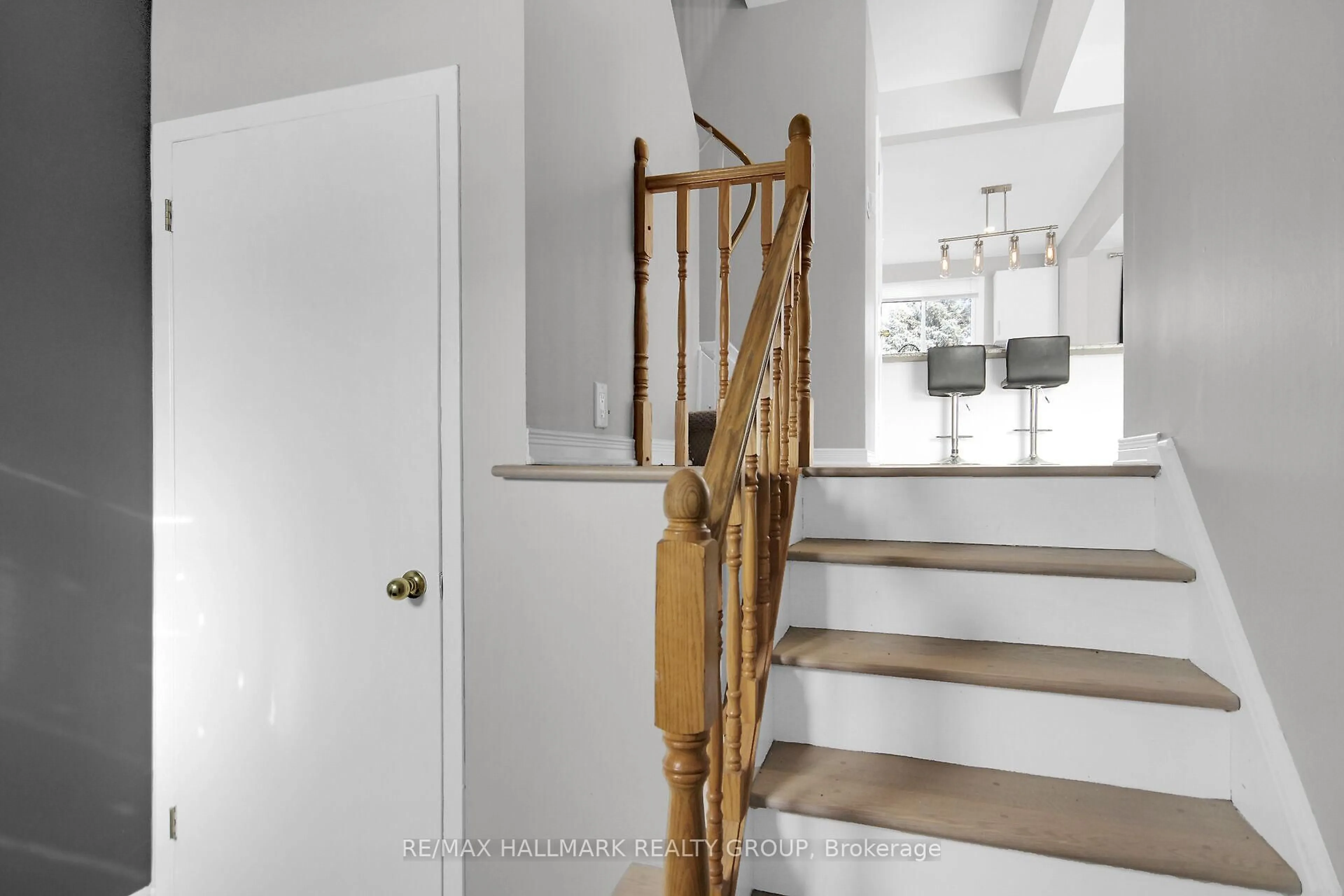 Stairs for 13 Coolspring Cres, Ottawa Ontario K2E 7M7