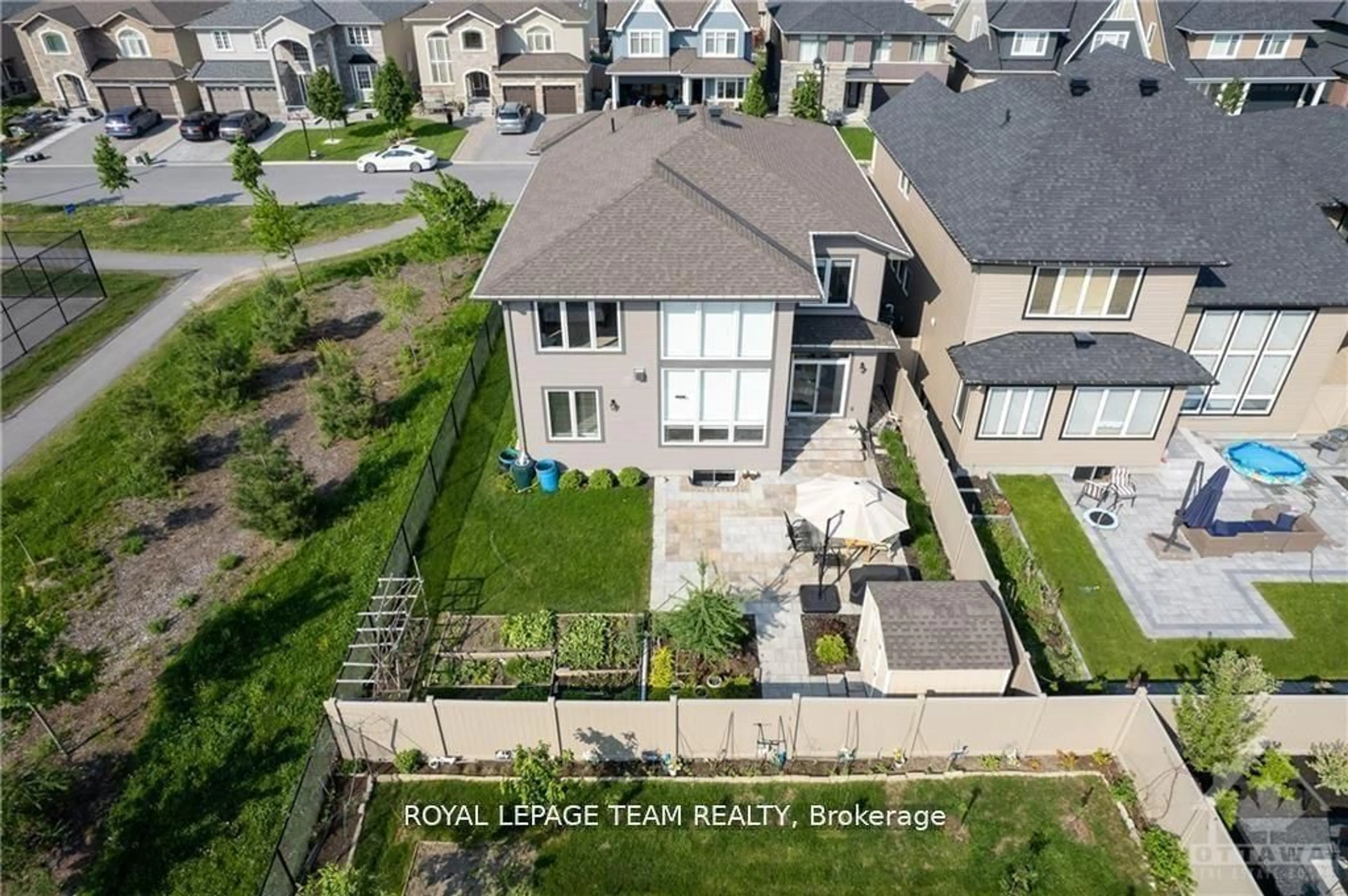 A pic from outside/outdoor area/front of a property/back of a property/a pic from drone, unknown for 512 BRECCIA Hts, Ottawa Ontario K2T 0L6