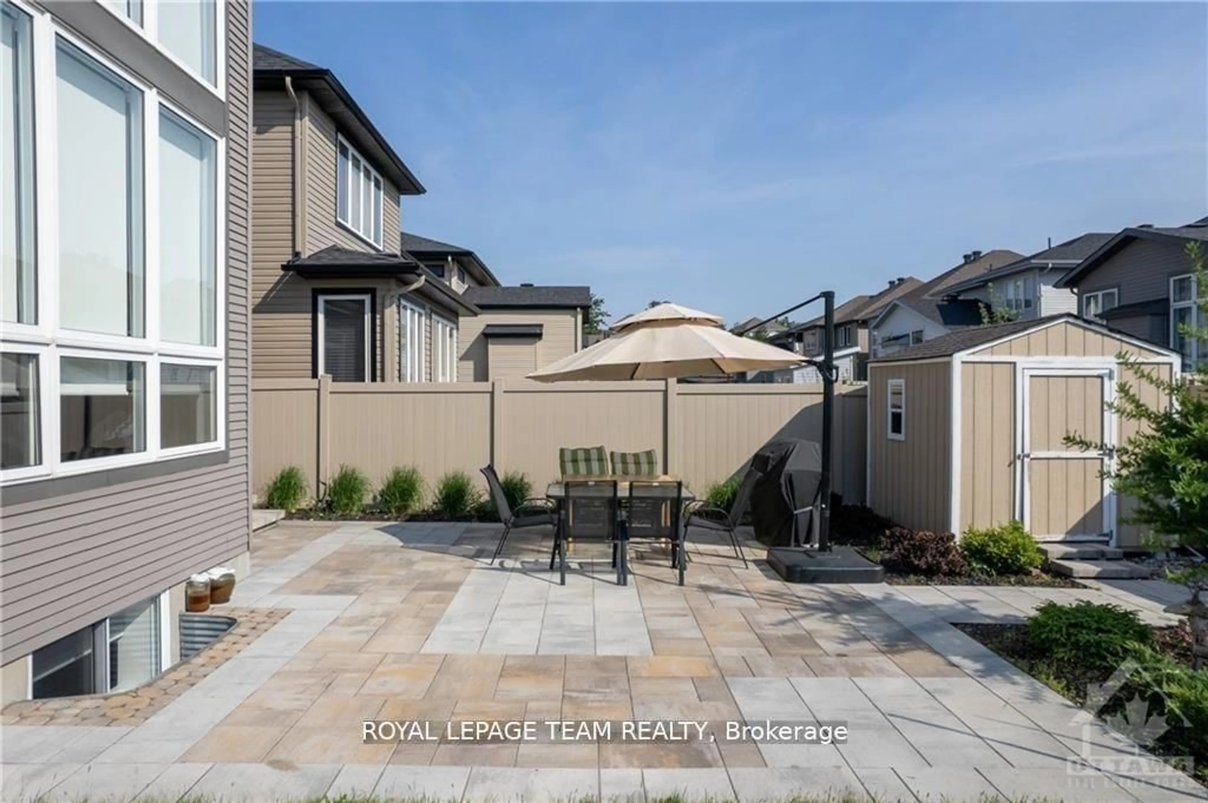Patio, street for 512 BRECCIA Hts, Ottawa Ontario K2T 0L6