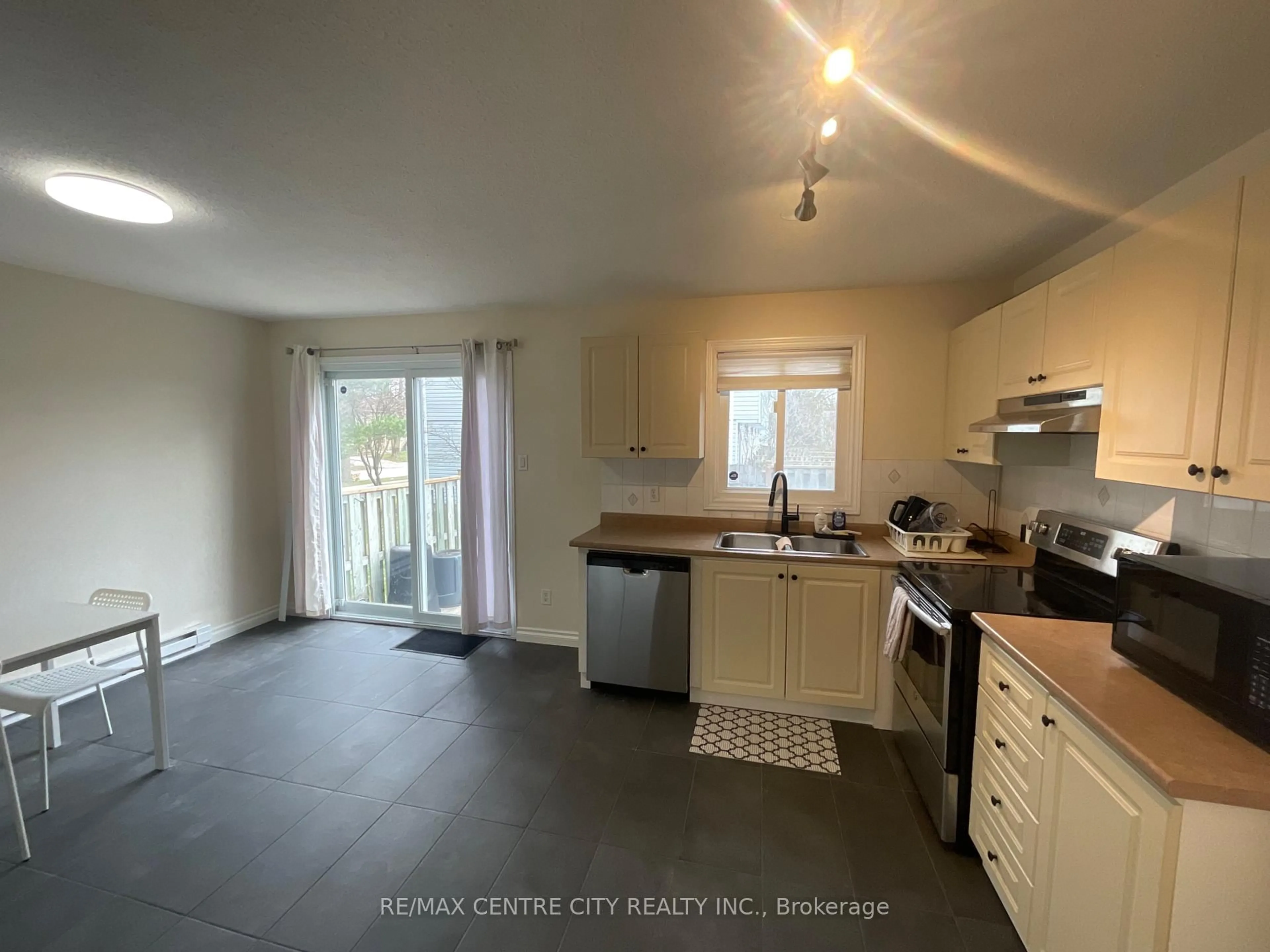 Open concept kitchen, unknown for 158 Monmore Rd, London North Ontario N6G 3A6