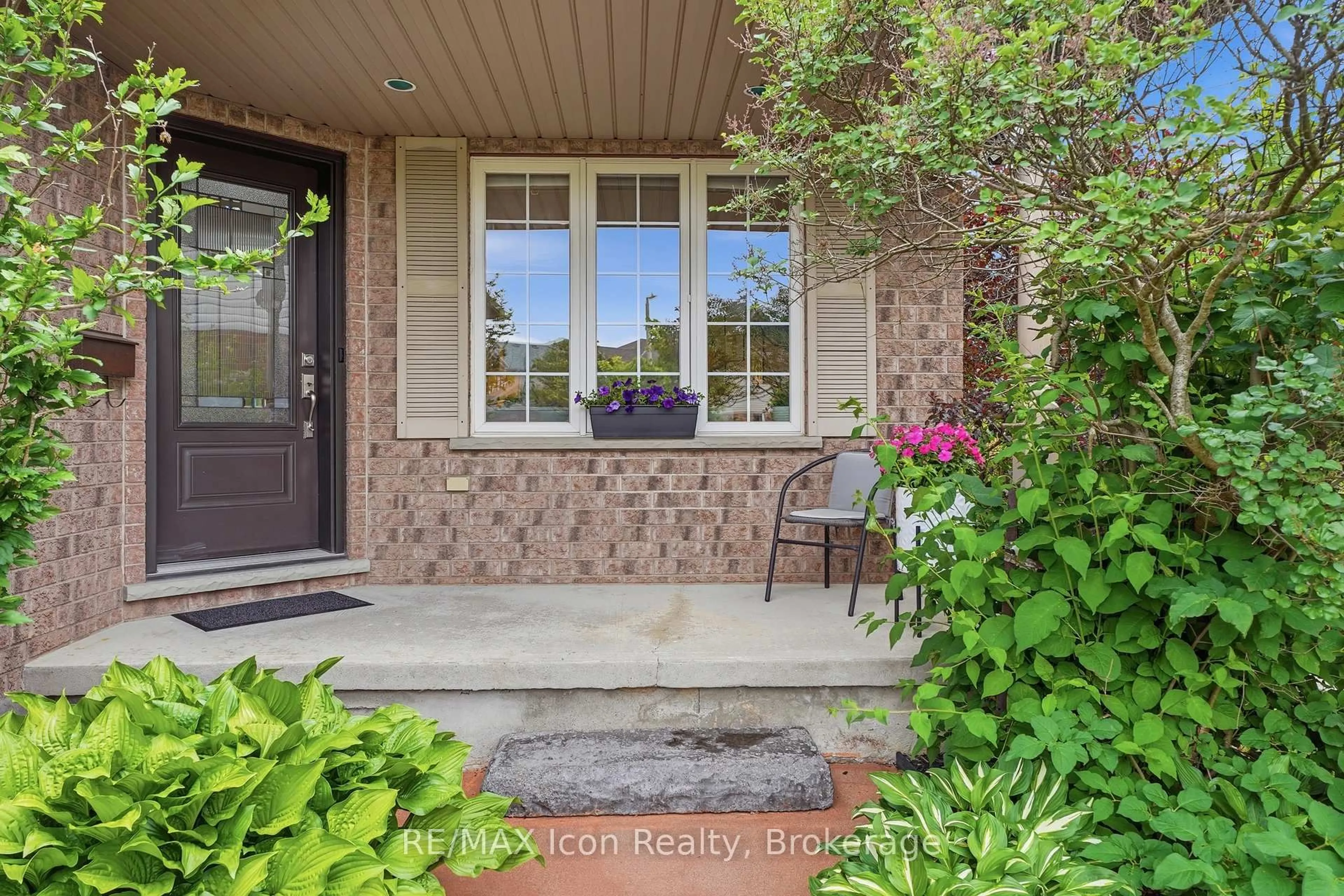 Indoor entryway for 30 Paulstown Cres, Guelph Ontario N1G 5H7