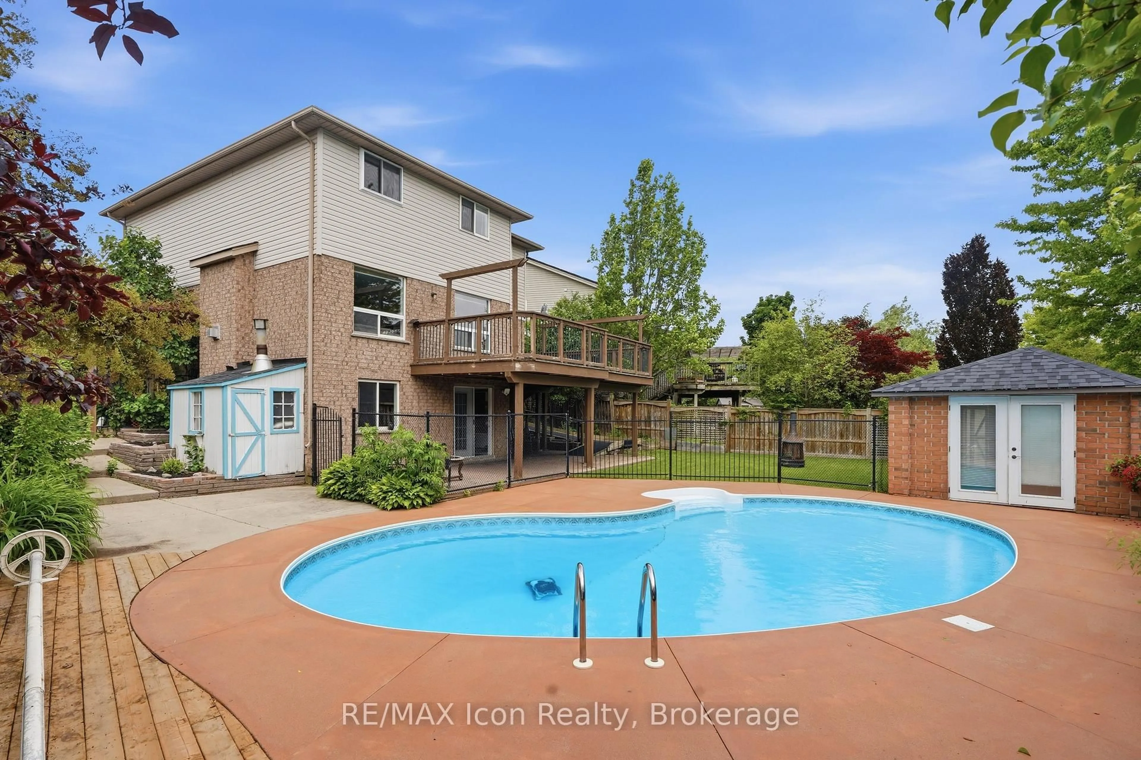 Pool for 30 Paulstown Cres, Guelph Ontario N1G 5H7