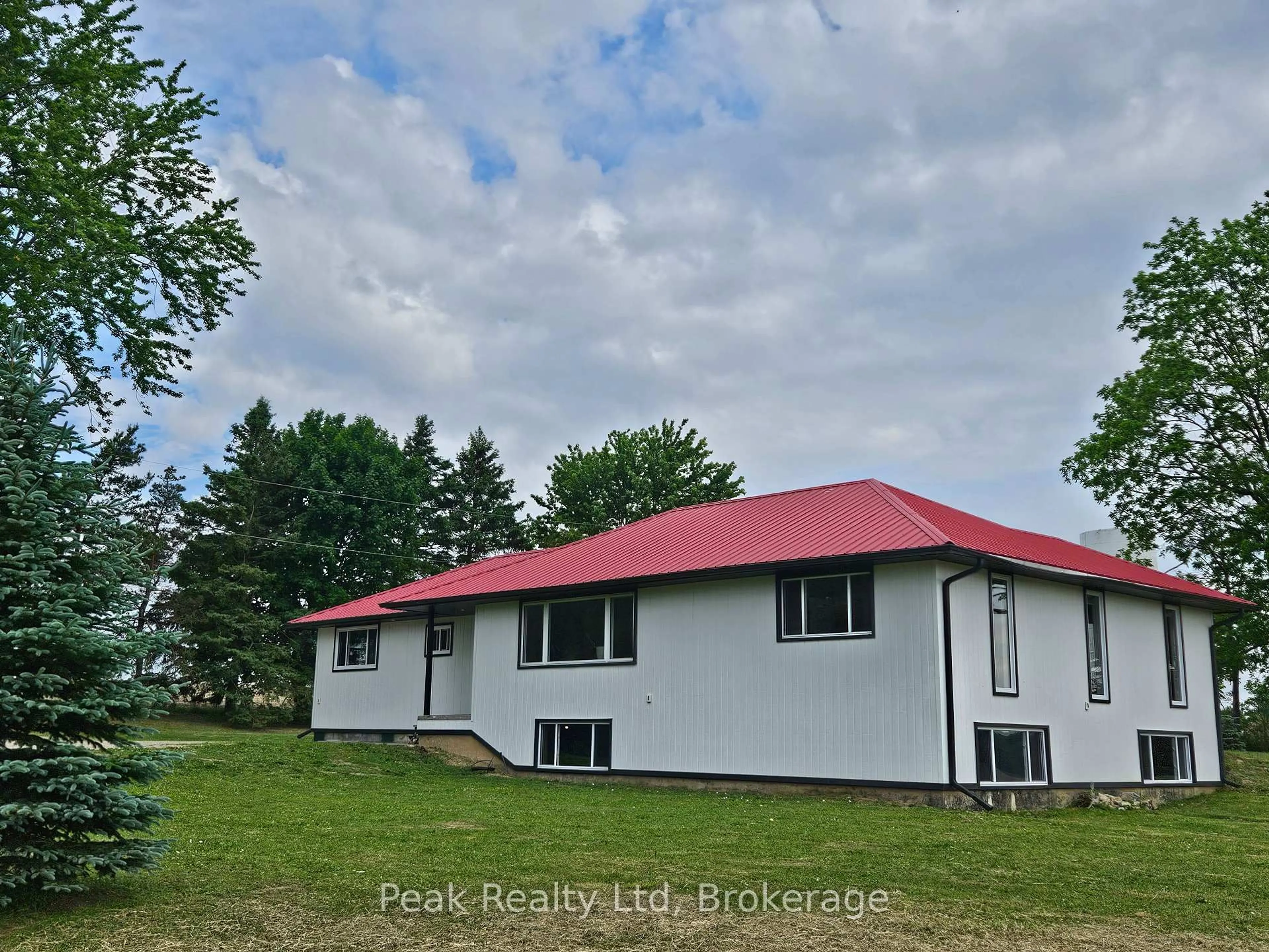 A pic from outside/outdoor area/front of a property/back of a property/a pic from drone, building for 38934 BELGRAVE Rd, North Huron Ontario N0G 1E0