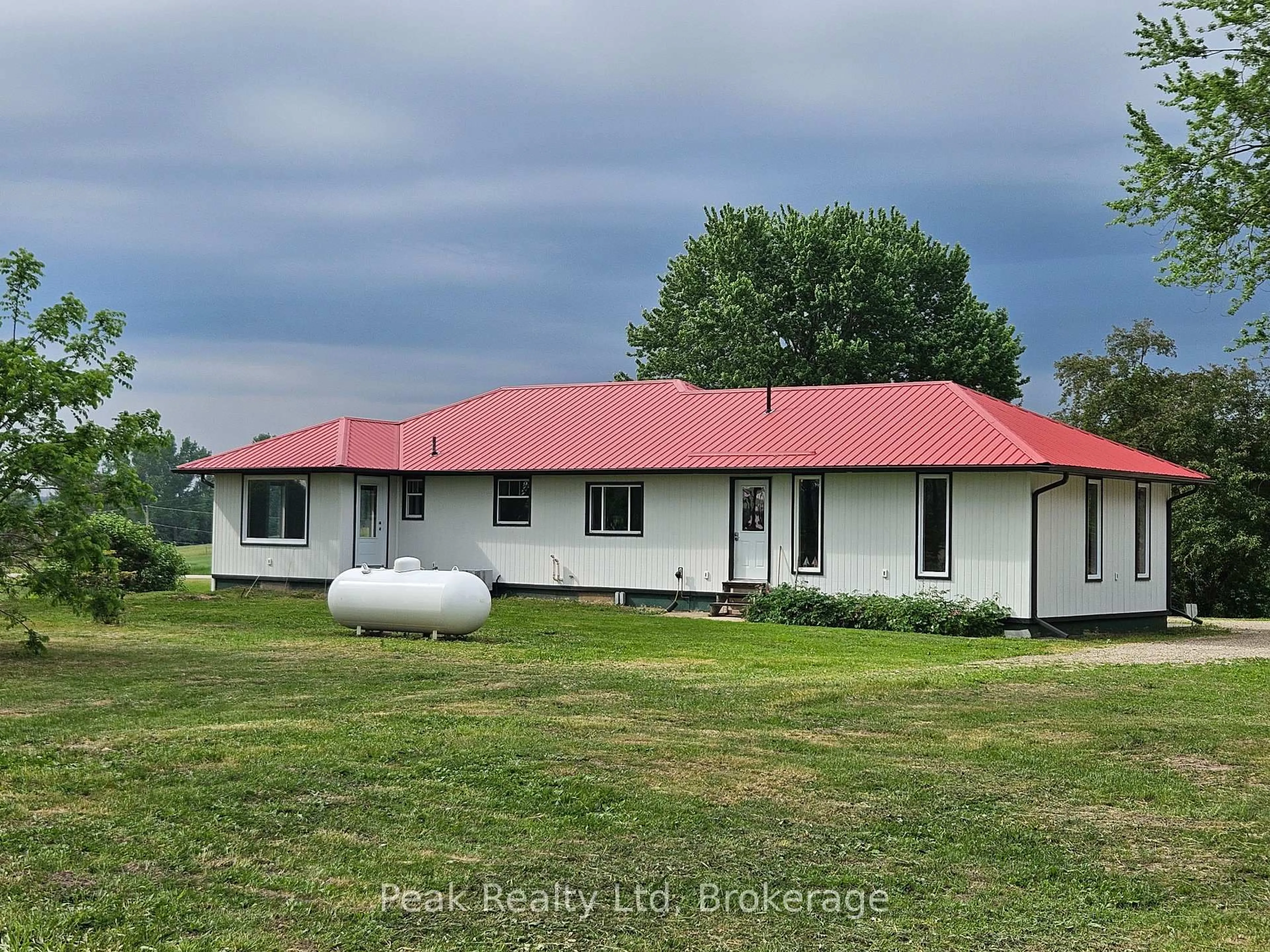 A pic from outside/outdoor area/front of a property/back of a property/a pic from drone, building for 38934 BELGRAVE Rd, North Huron Ontario N0G 1E0