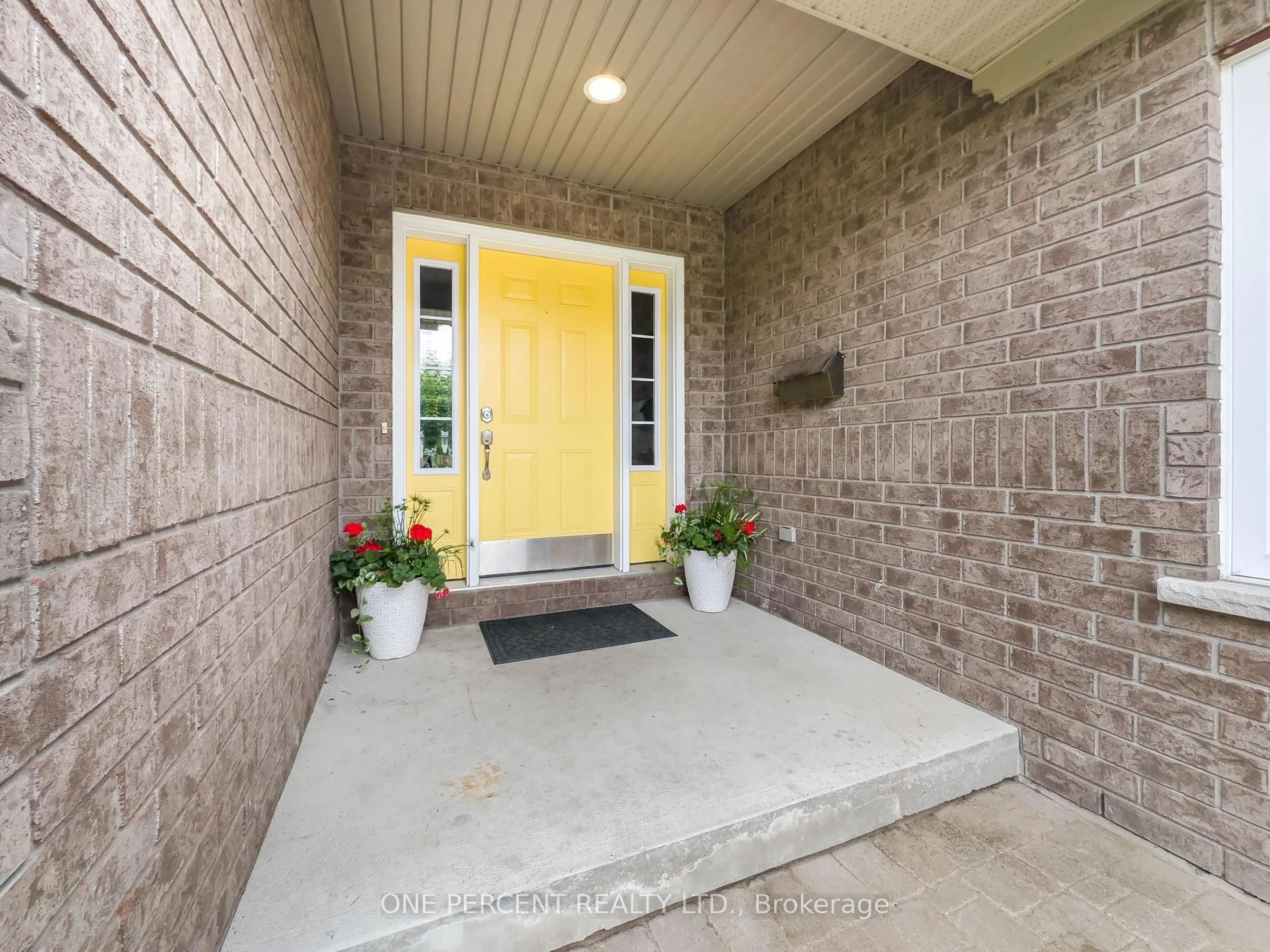 Indoor entryway for 4 Jason Cres, Quinte West Ontario K8V 6P3