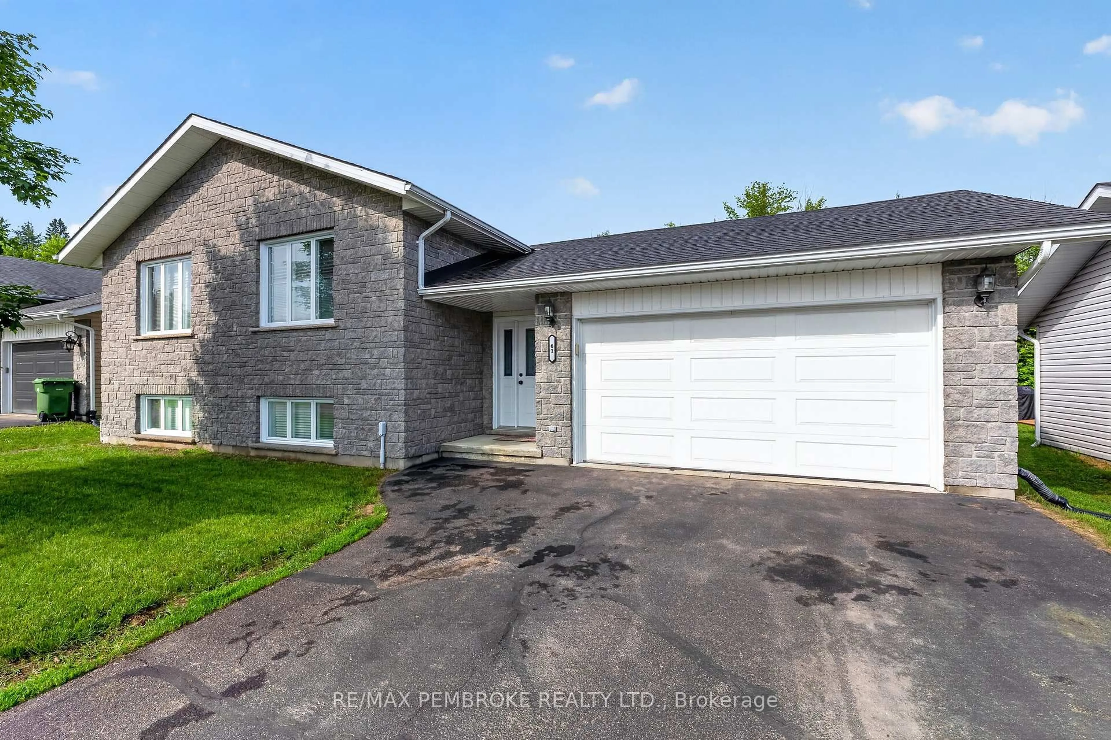 Unknown for 61 Oak Ave, Petawawa Ontario K8H 0B5