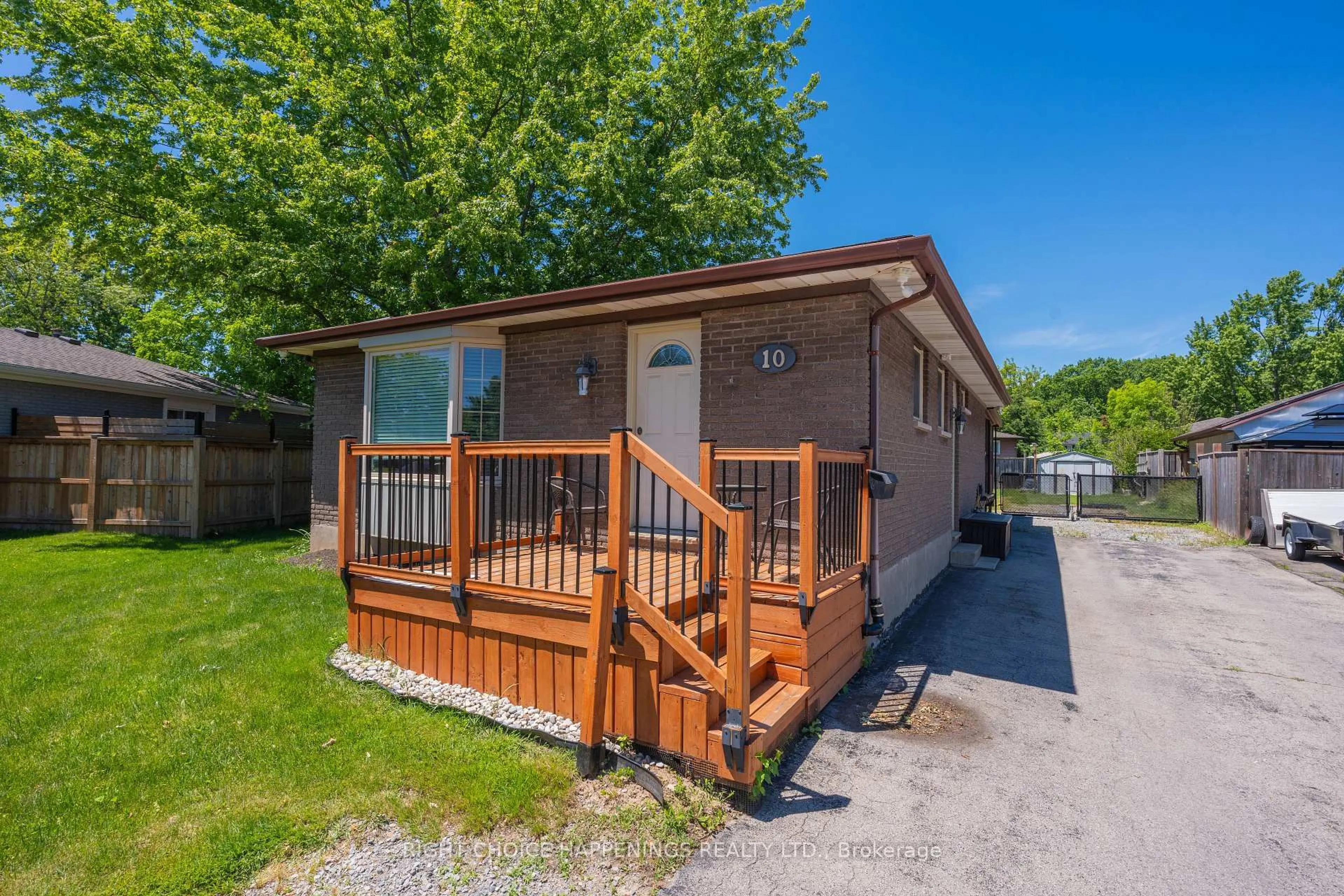 Unknown for 10 Newleaf Cres, Welland Ontario L3C 6B4