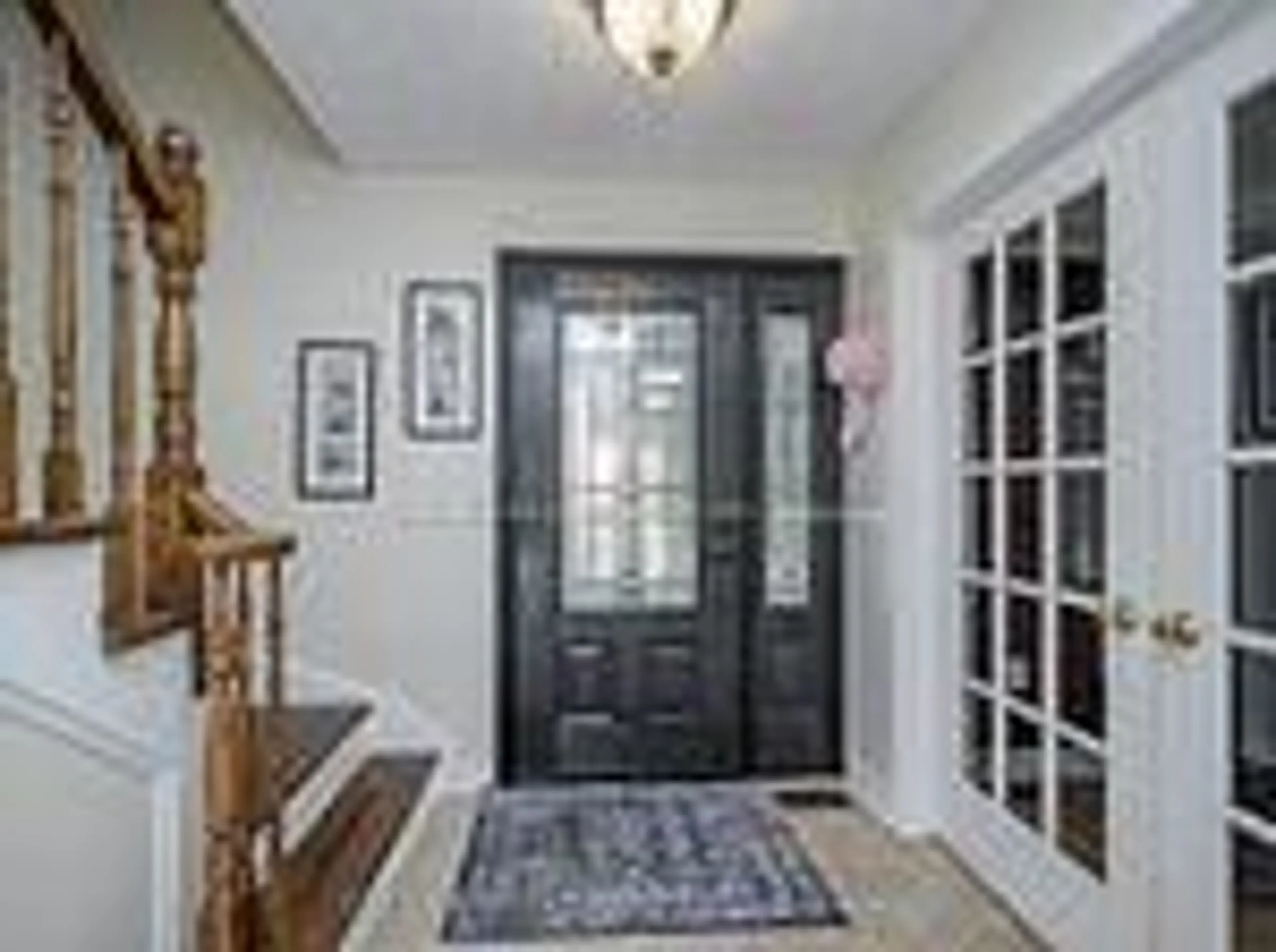 Indoor entryway for 7102 Burbank Cres, Niagara Falls Ontario L2J 4E7