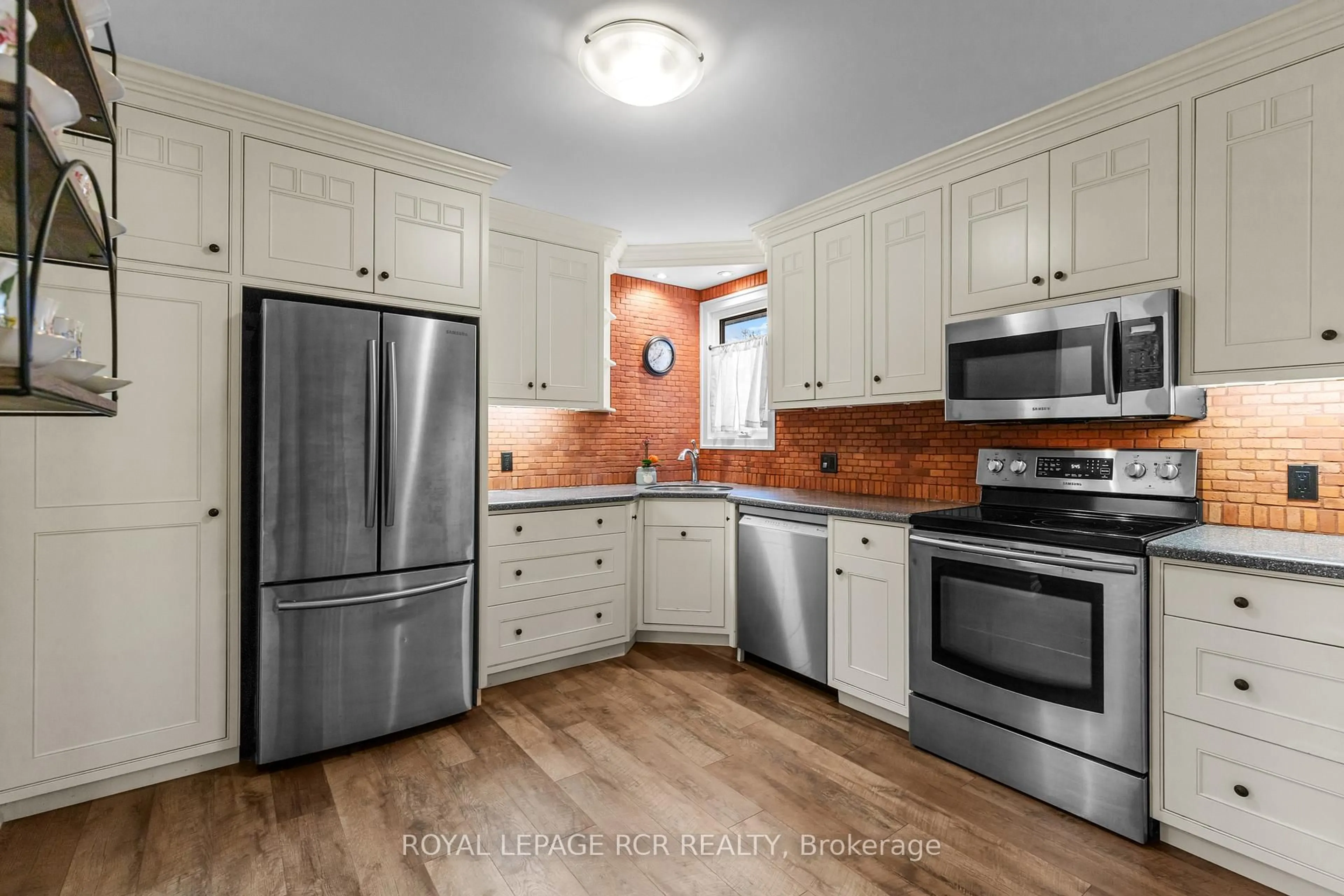 Standard kitchen, ceramic/tile floor for 56 Wilson Cres, Centre Wellington Ontario N0B 1S0