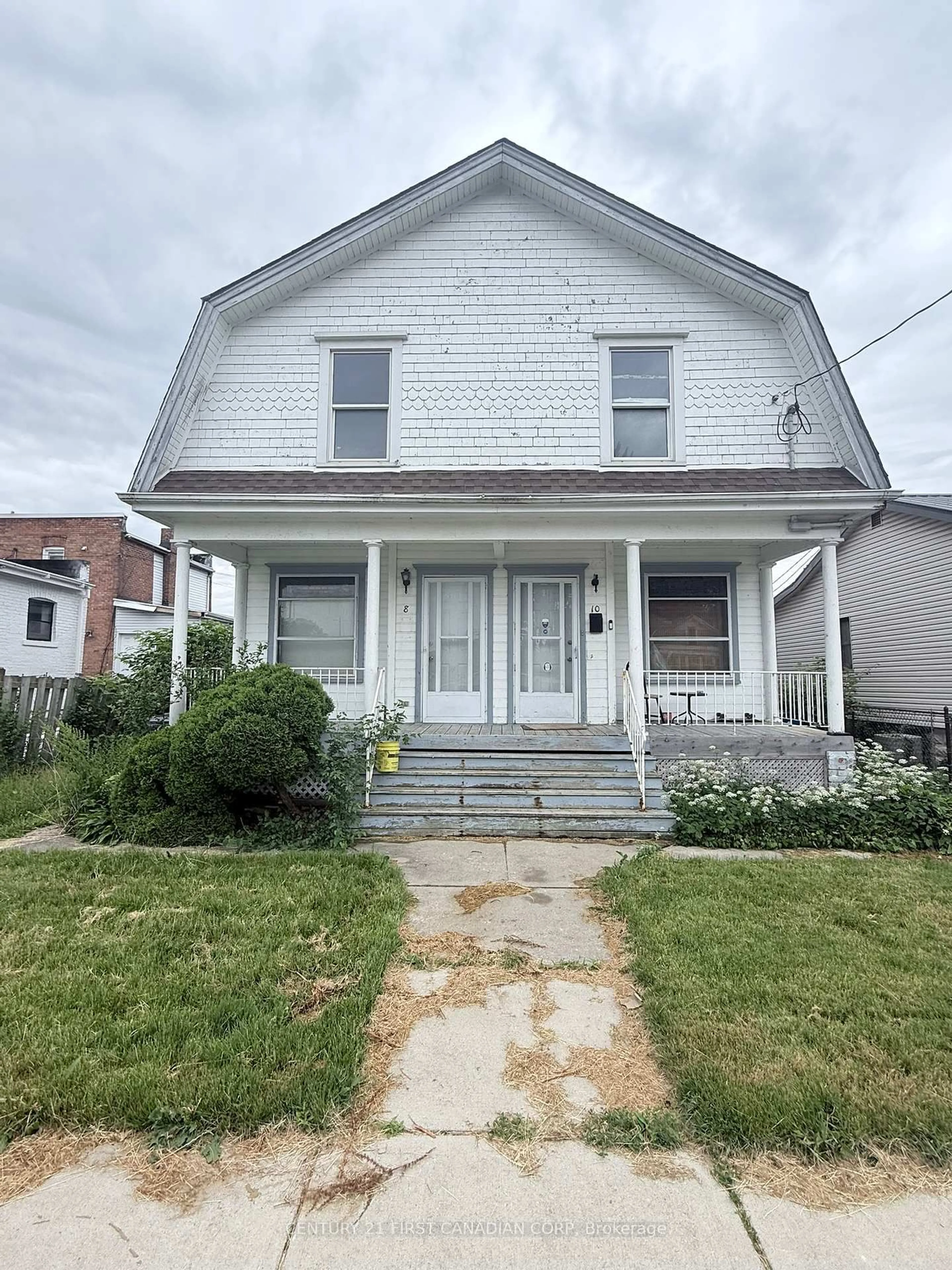 Home with vinyl exterior material, street for 8-10 Hillyard St, Chatham-Kent Ontario N7L 3C9