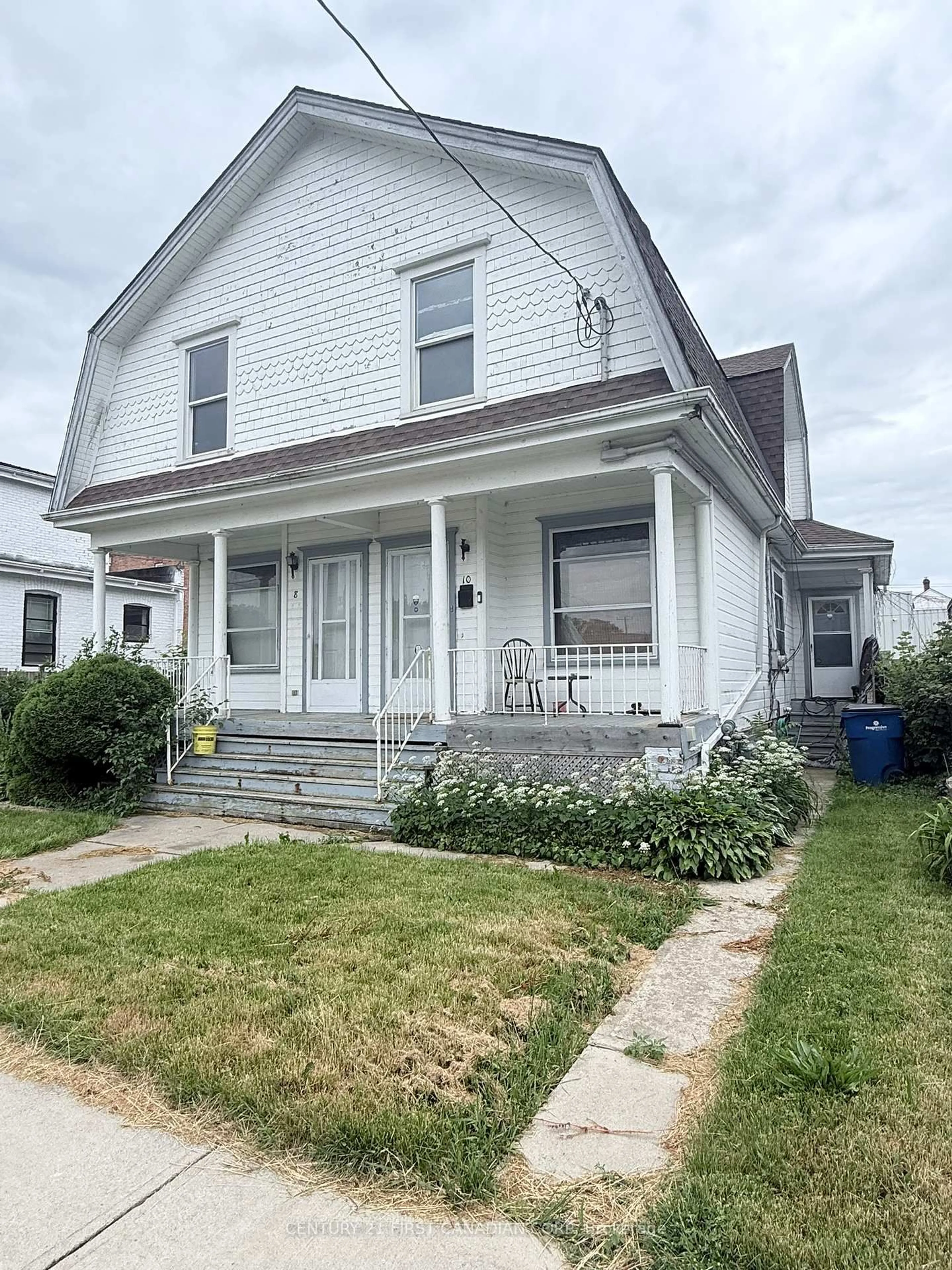 Home with vinyl exterior material, street for 8-10 Hillyard St, Chatham-Kent Ontario N7L 3C9