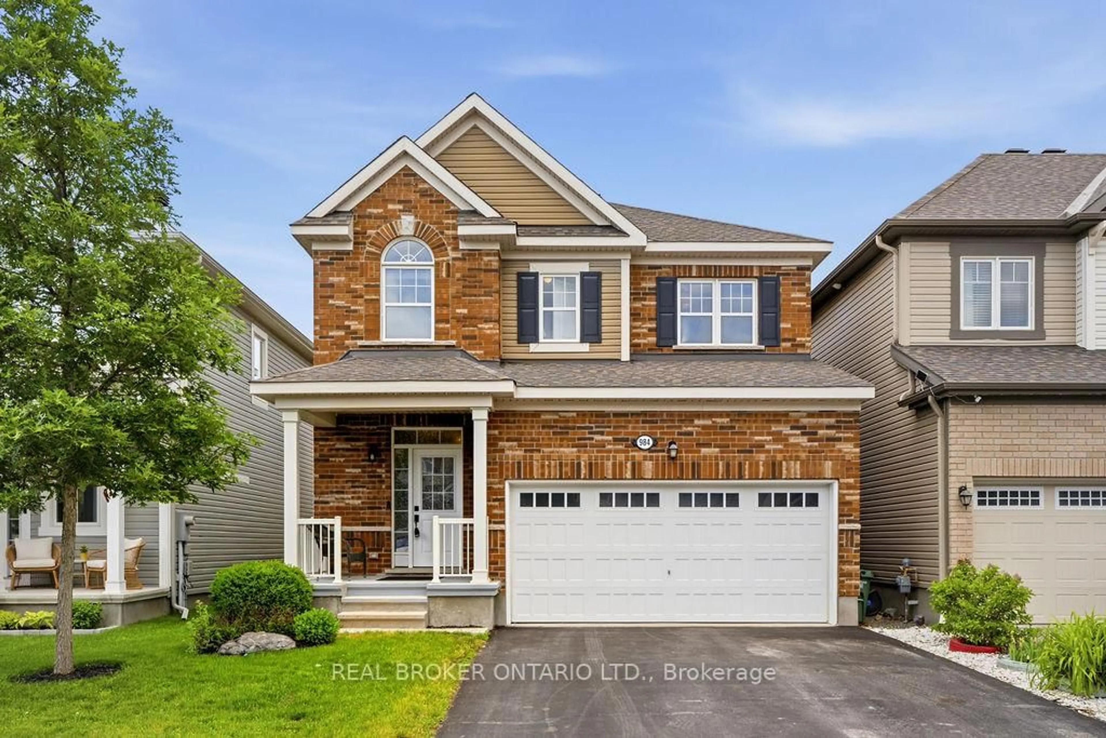Home with brick exterior material, street for 984 Shimmerton Circ, Ottawa Ontario K2M 0L4