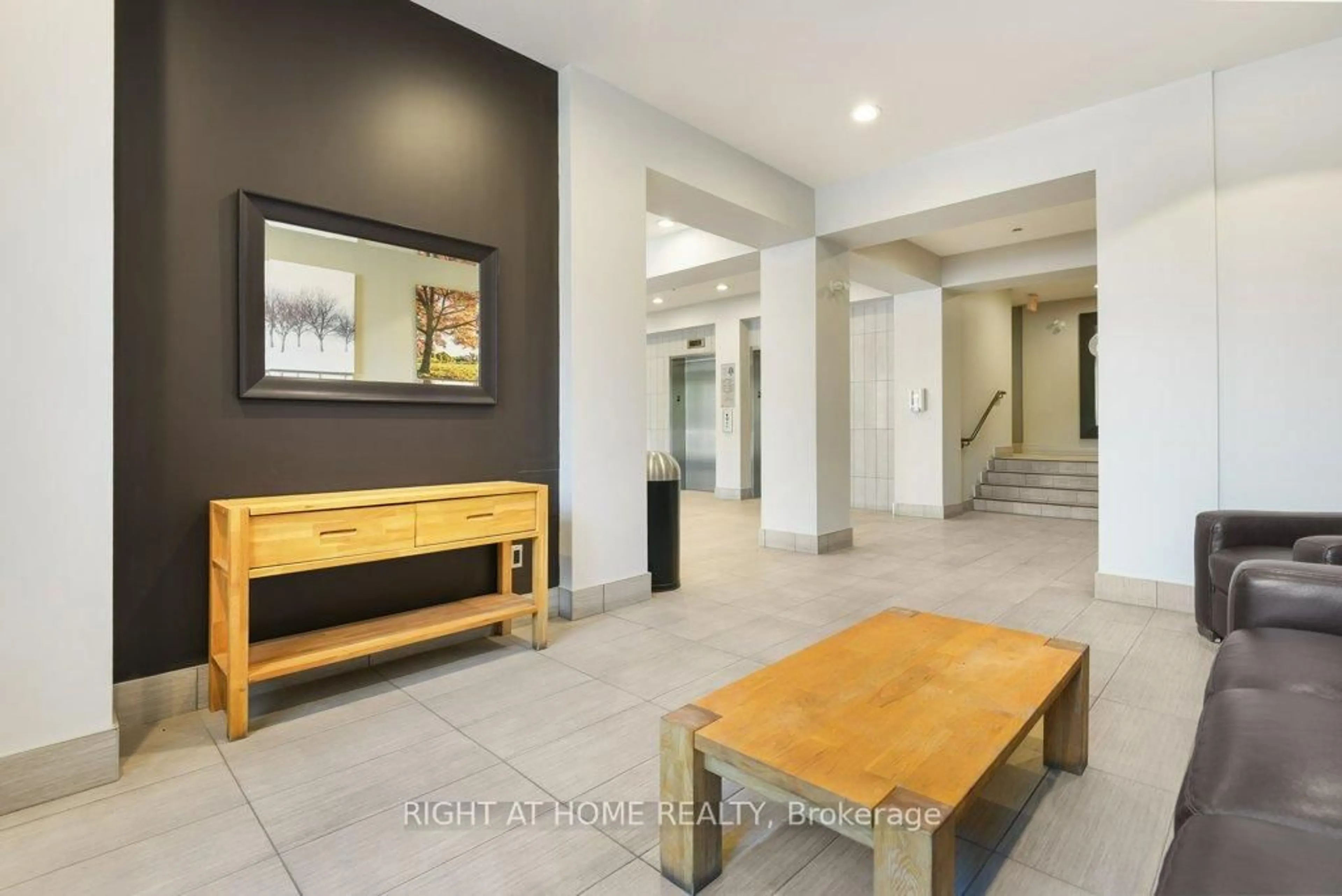 Unknown for 808 Bronson Ave #409 - PH9, Ottawa Ontario K1S 5A4