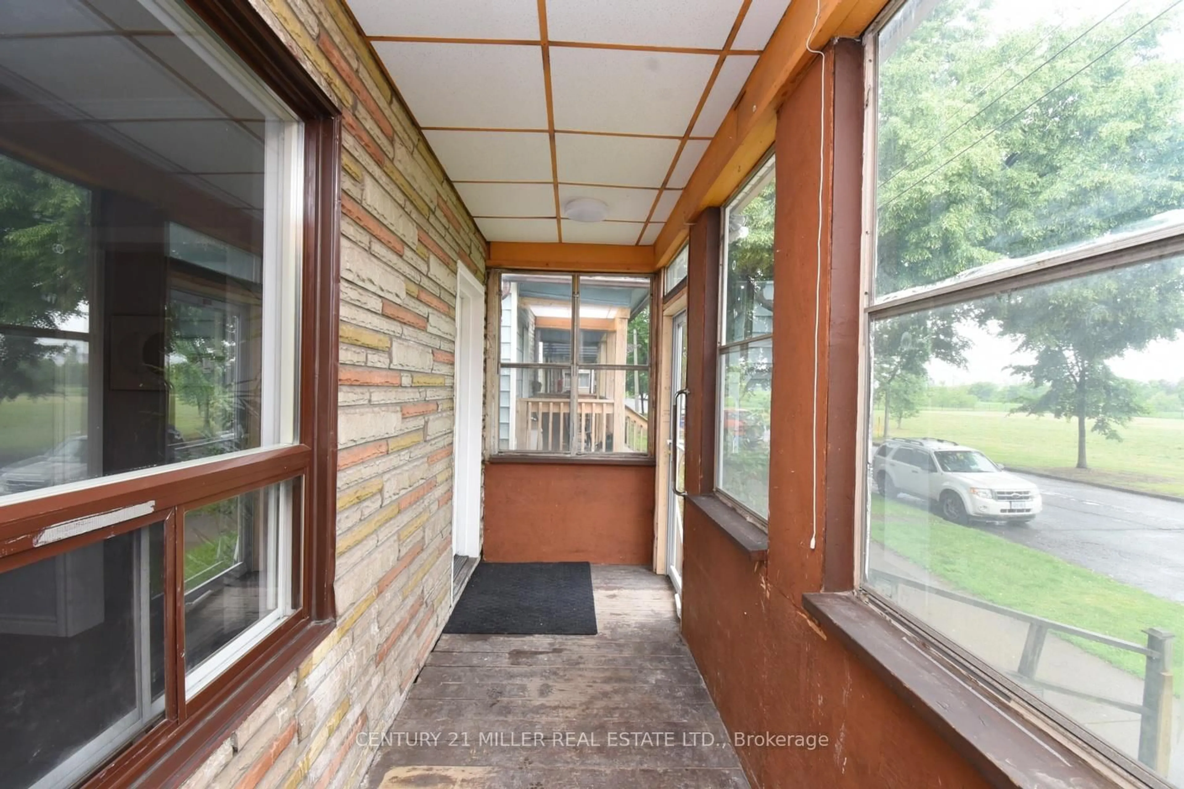 Unknown for 86 Mars Ave, Hamilton Ontario L8L 3W1