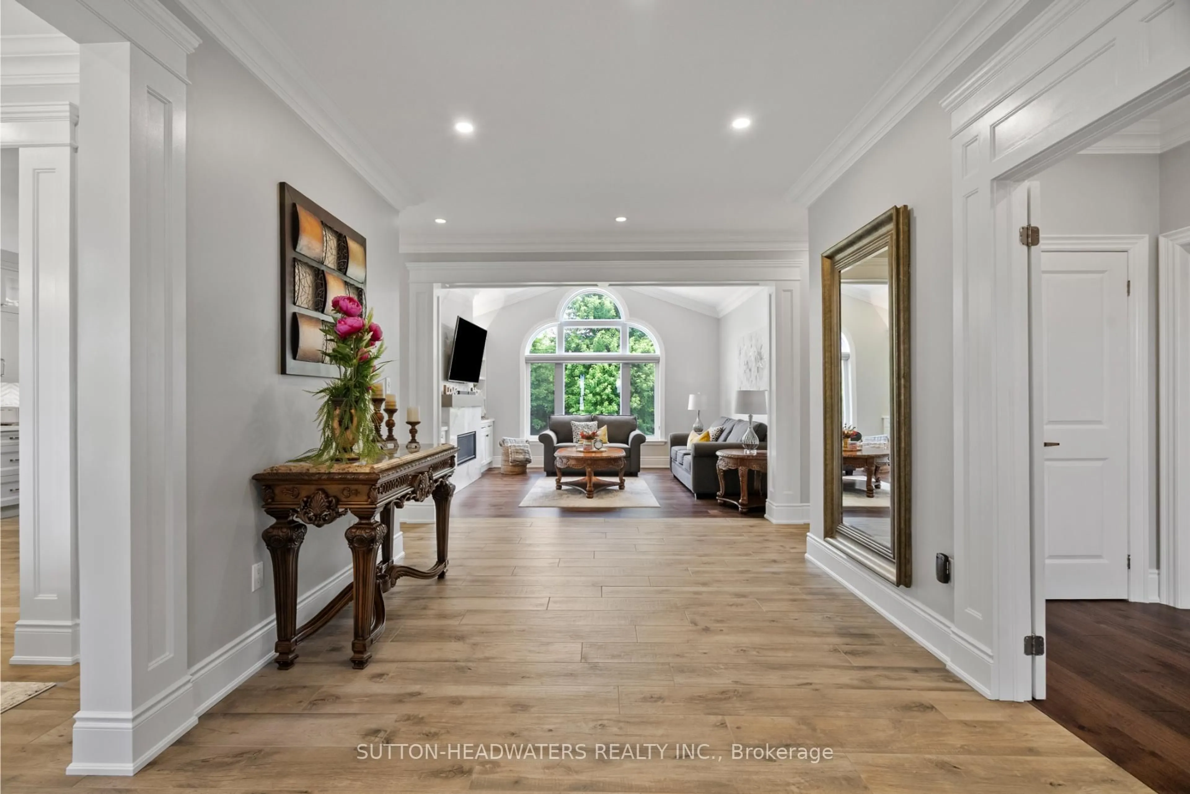 Indoor entryway for 63 Brookhaven Cres, East Garafraxa Ontario L9W 2Y9