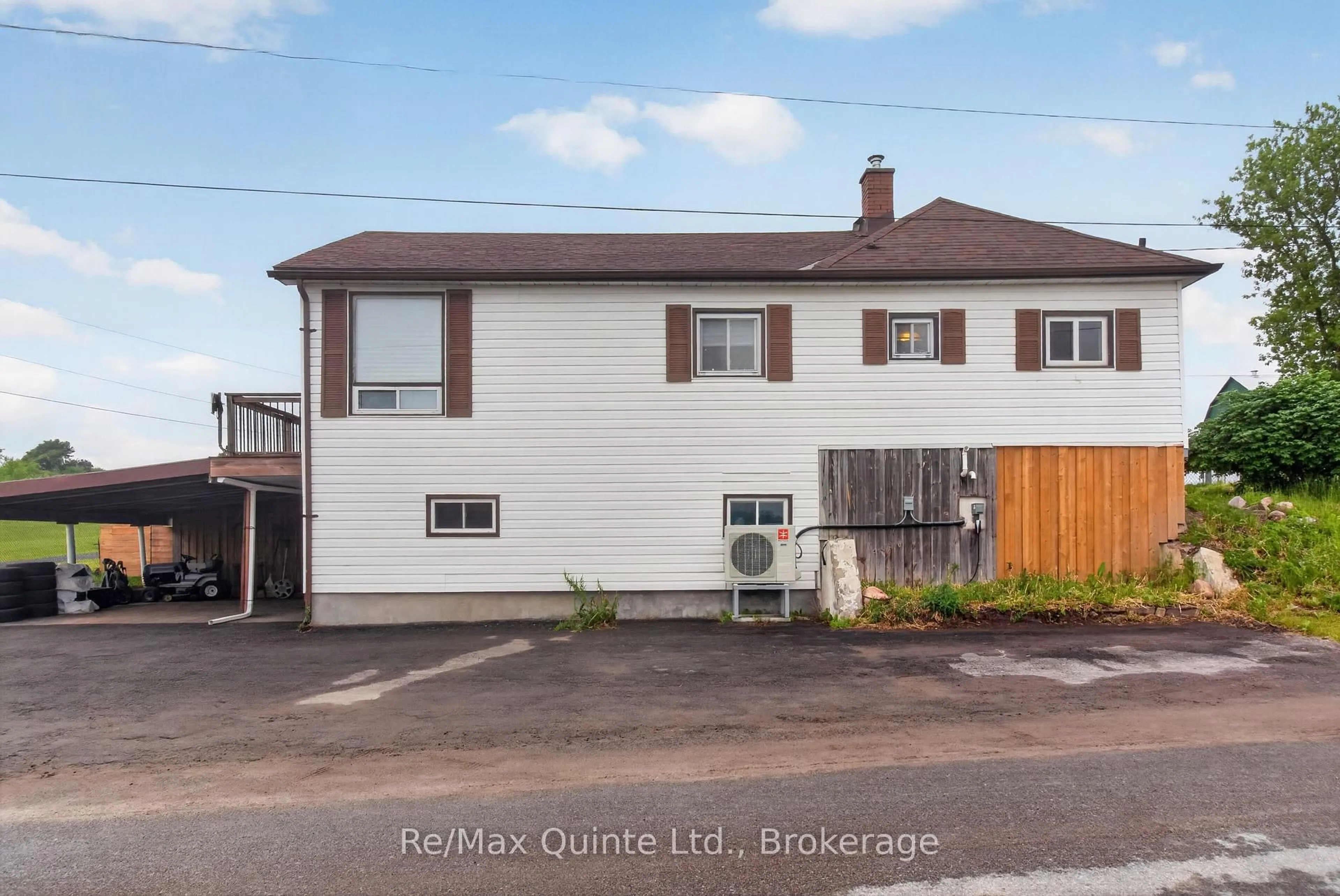 A pic from outside/outdoor area/front of a property/back of a property/a pic from drone, street for 87 Sutherland Rd, Stirling Ontario K0K 3E0