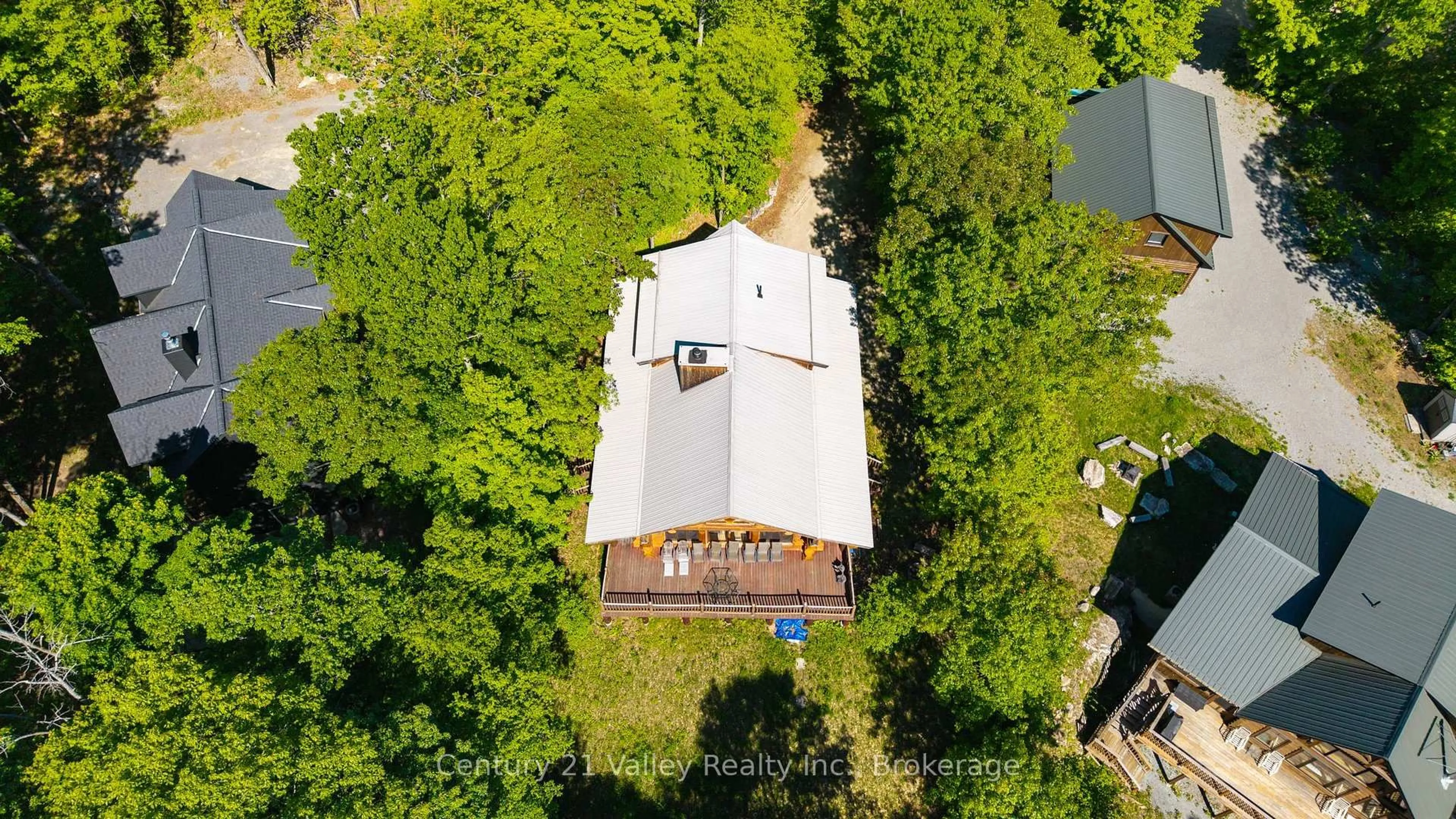 A pic from outside/outdoor area/front of a property/back of a property/a pic from drone, unknown for 42 Crestview Dr, Calabogie Ontario K0J 1H0