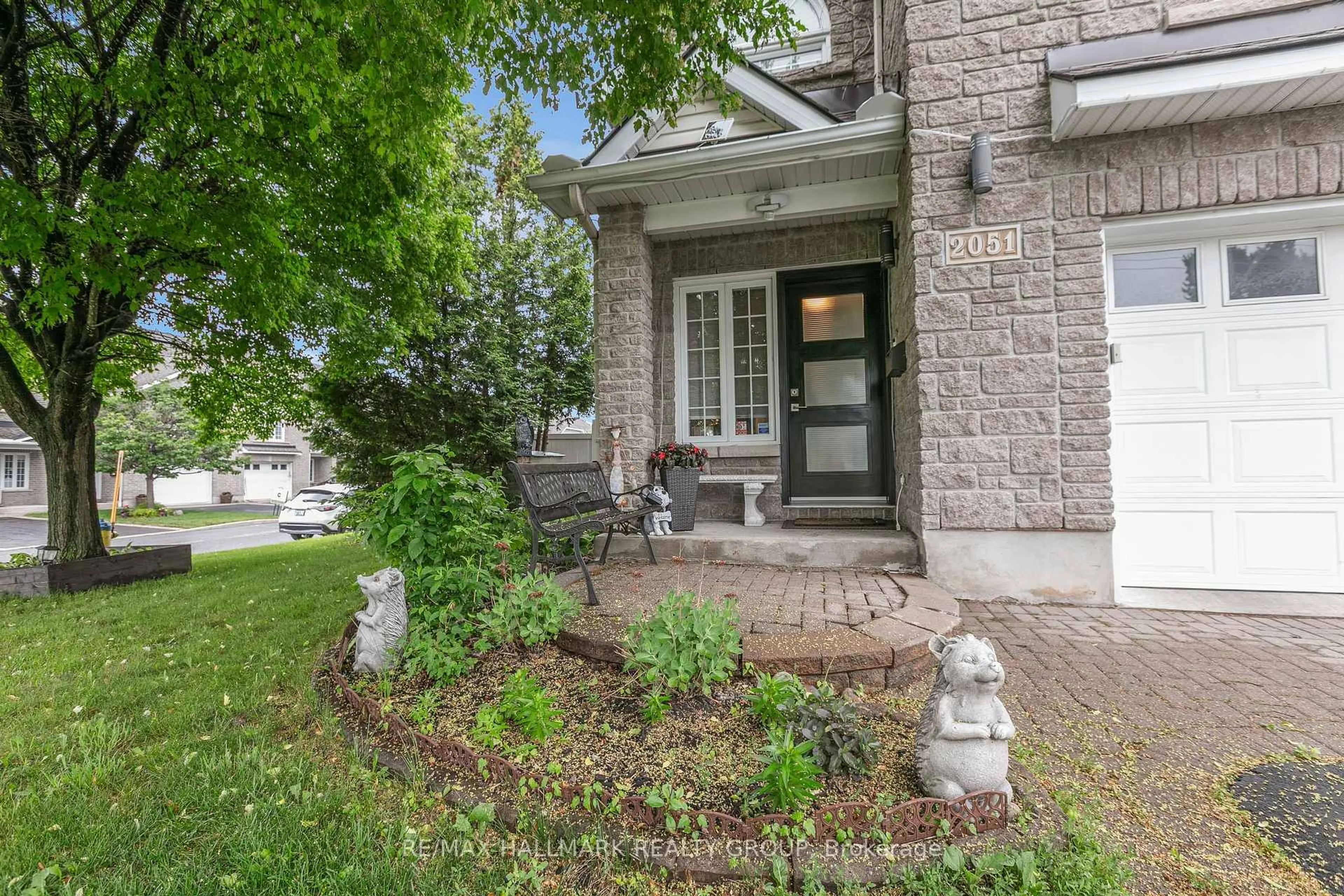 Unknown for 2051 Frank Bender St, Ottawa Ontario K1C 1M7