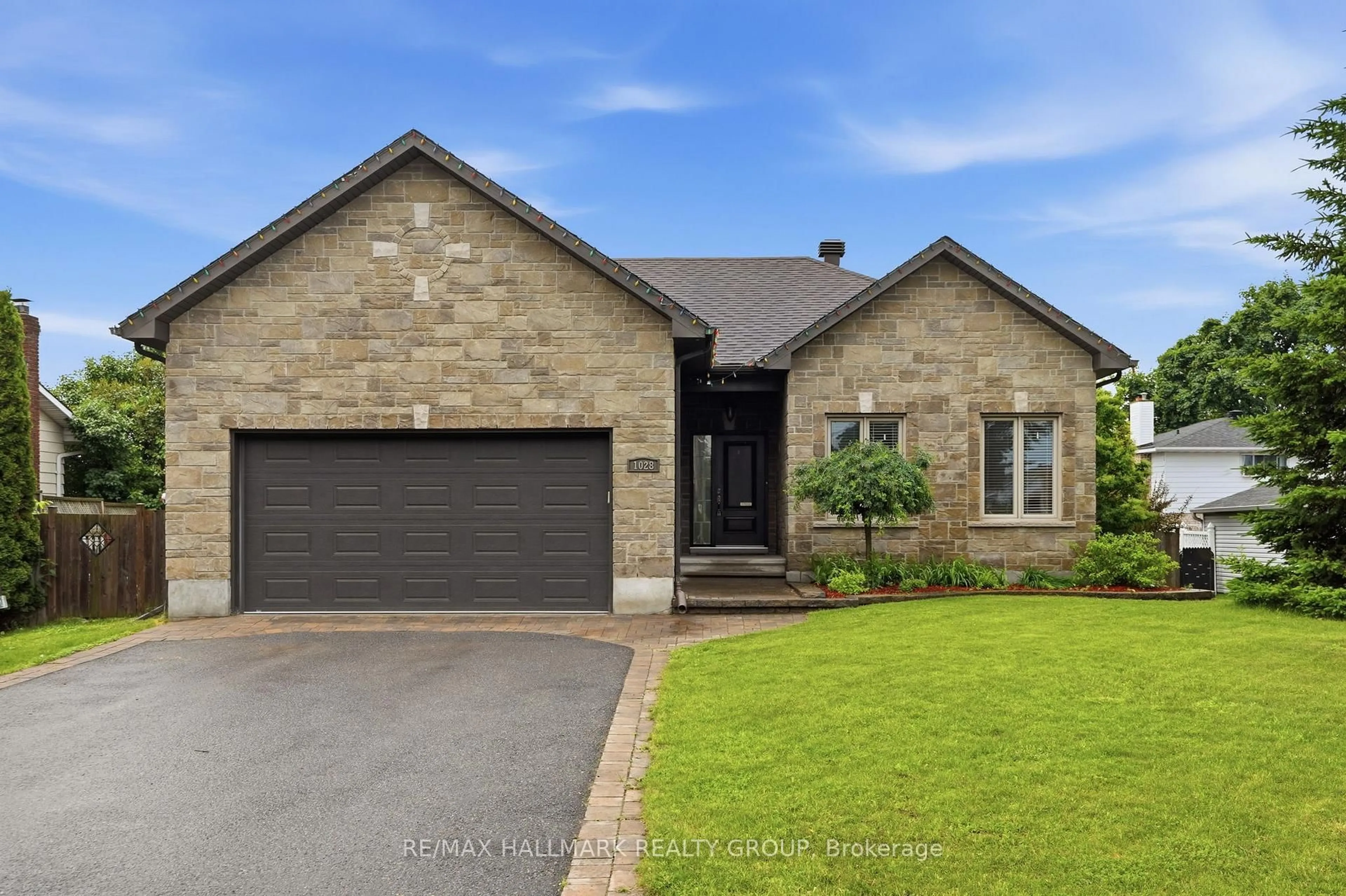 Home with brick exterior material, street for 1028 Laviolette St, Clarence-Rockland Ontario K4K 1B8