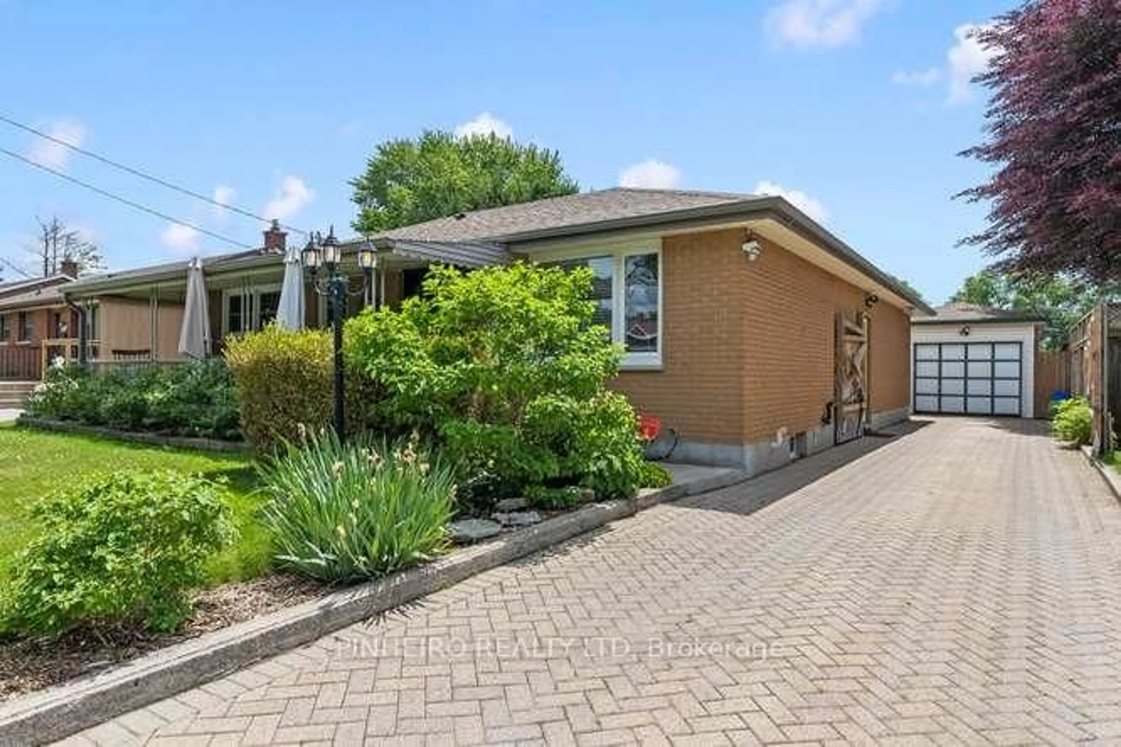 Unknown for 1807 Sudbury Ave, London East Ontario N5W 2A4