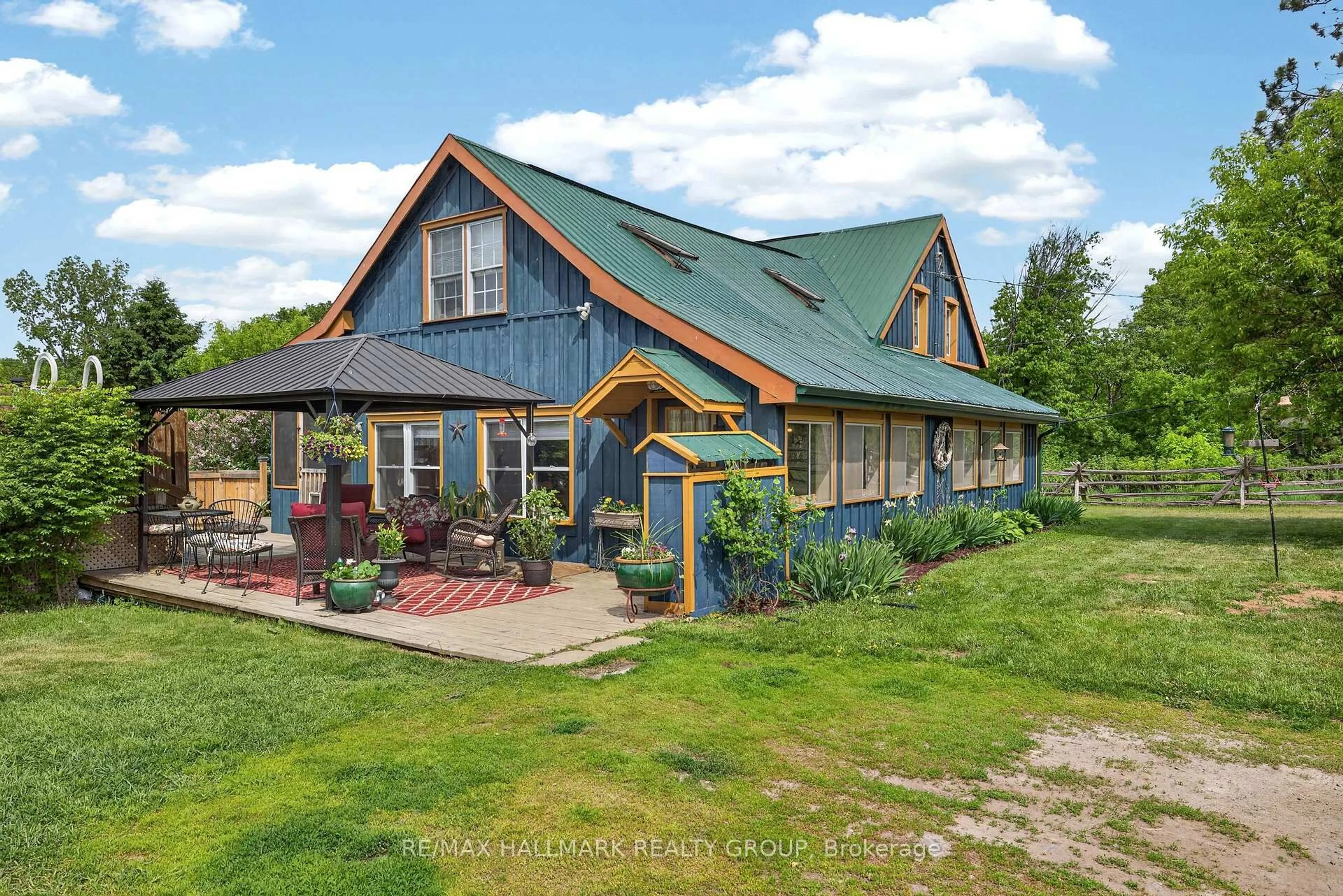 A pic from outside/outdoor area/front of a property/back of a property/a pic from drone, unknown for 1013 Lavant Darling Rd, Lanark Ontario K0G 1K0