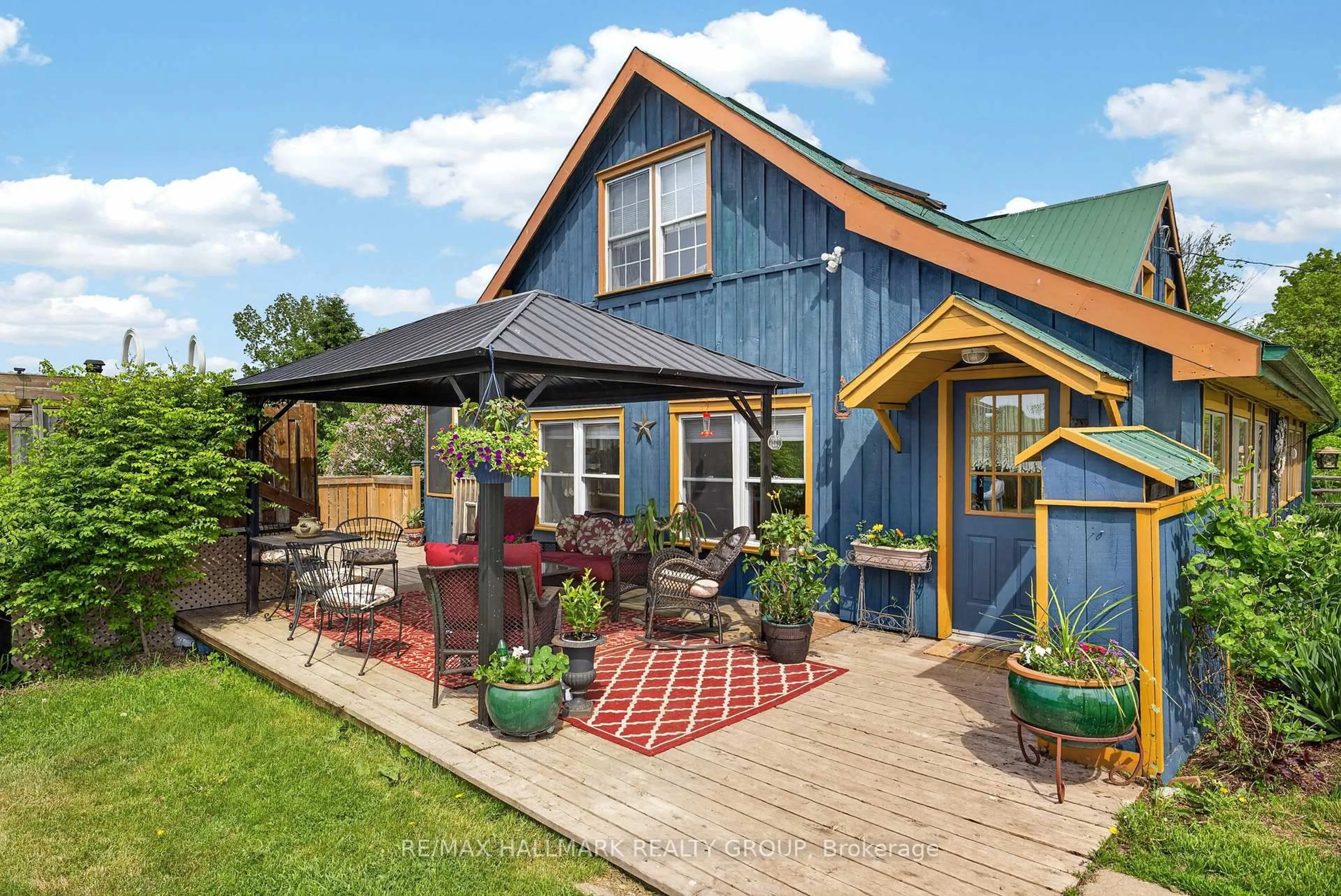 Patio, street for 1013 Lavant Darling Rd, Lanark Ontario K0G 1K0