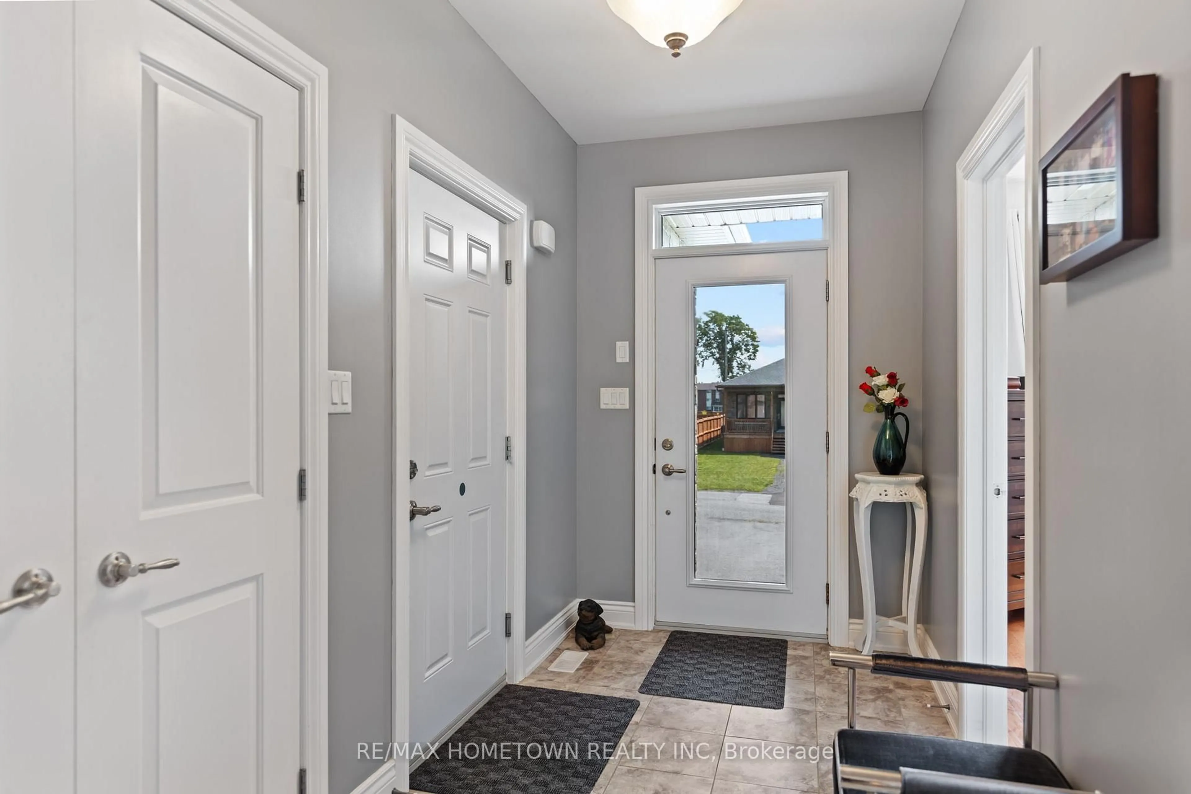 Indoor entryway for 8 BILLINGS Ave, South Dundas Ontario K0E 1K0