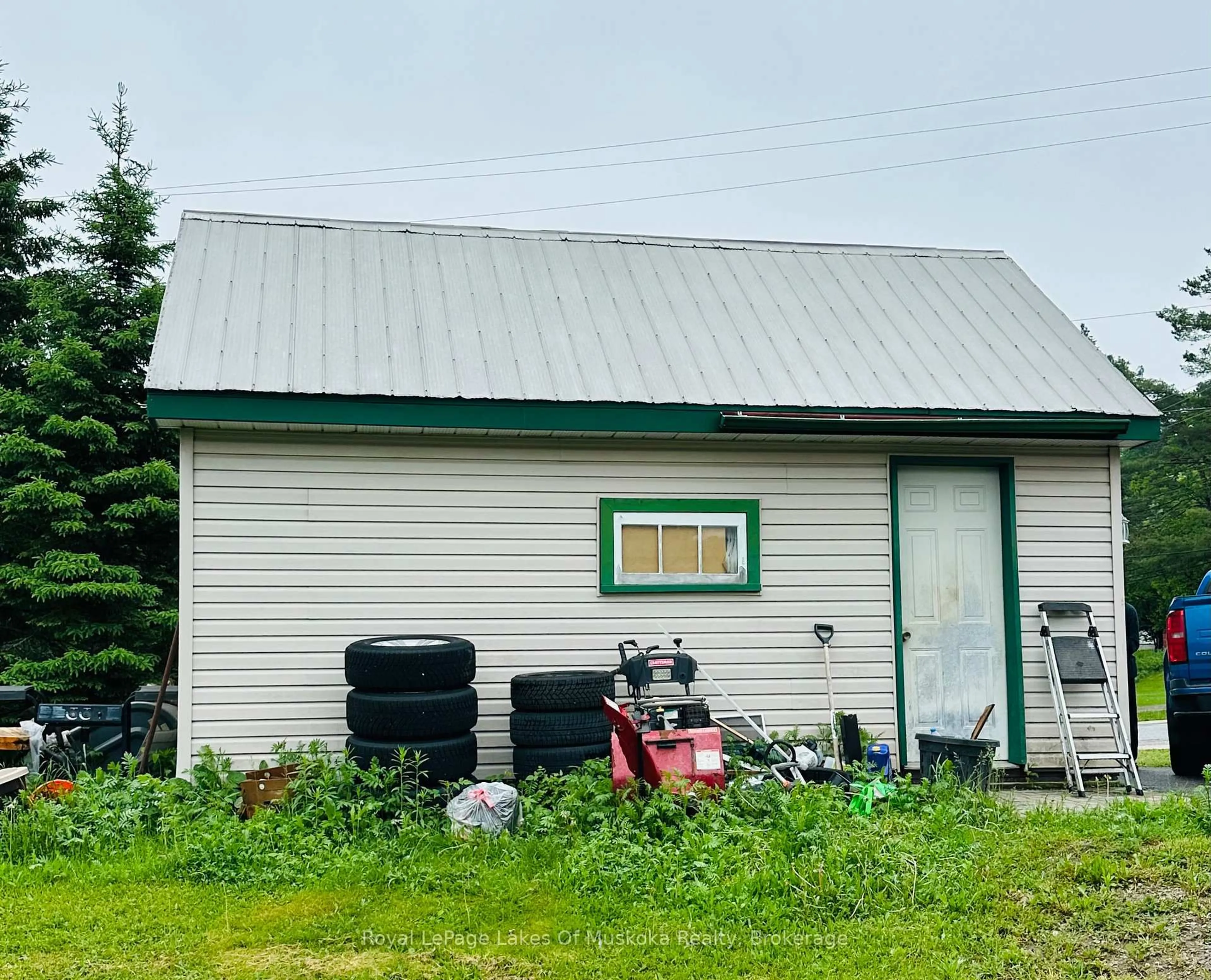 Shed for 104 Brunel Rd, Huntsville Ontario P1H 1R1