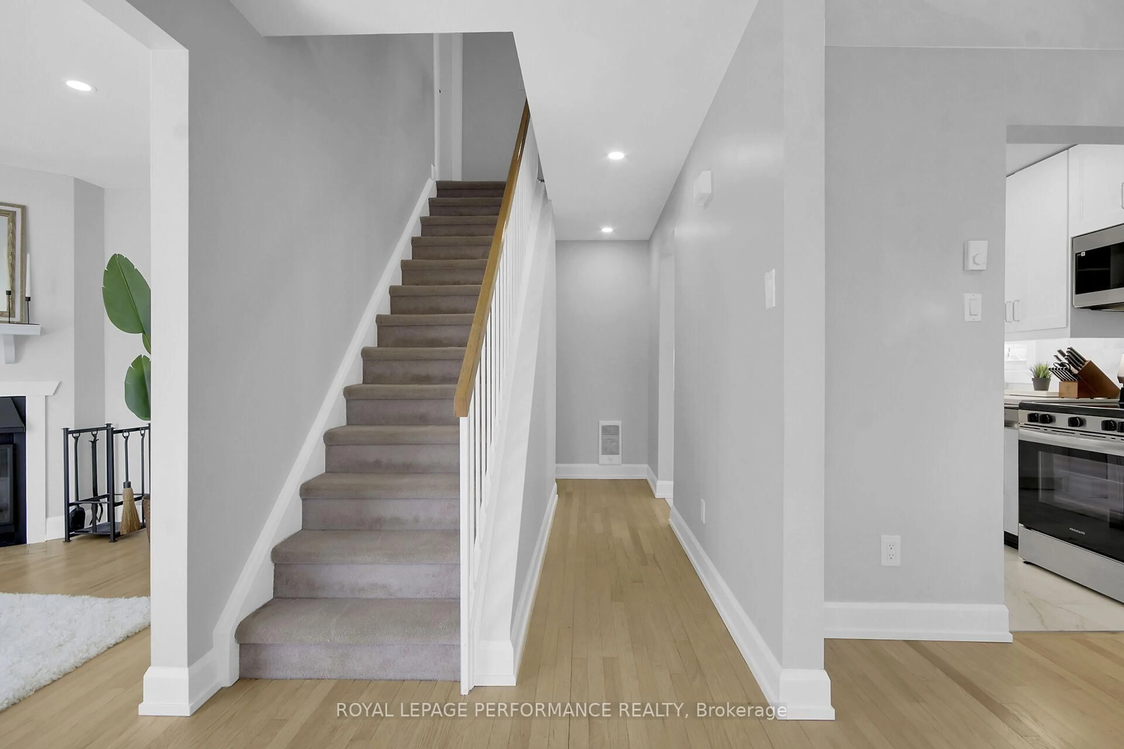 Unknown for 1770 Cabaret Lane #110, Orleans Ontario K4A 2G1