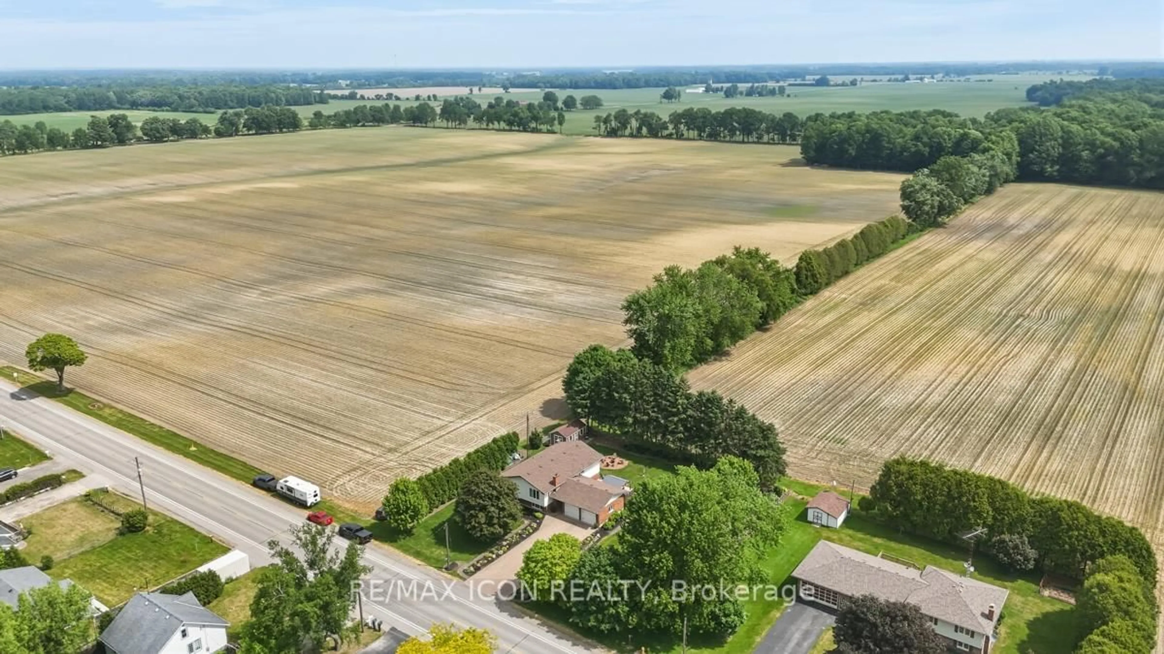 A pic from outside/outdoor area/front of a property/back of a property/a pic from drone, unknown for 10810 Graham Rd, West Elgin Ontario N0L 2P0