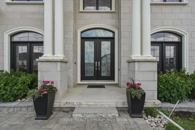 7339 Silver Creek Circ, London South 4