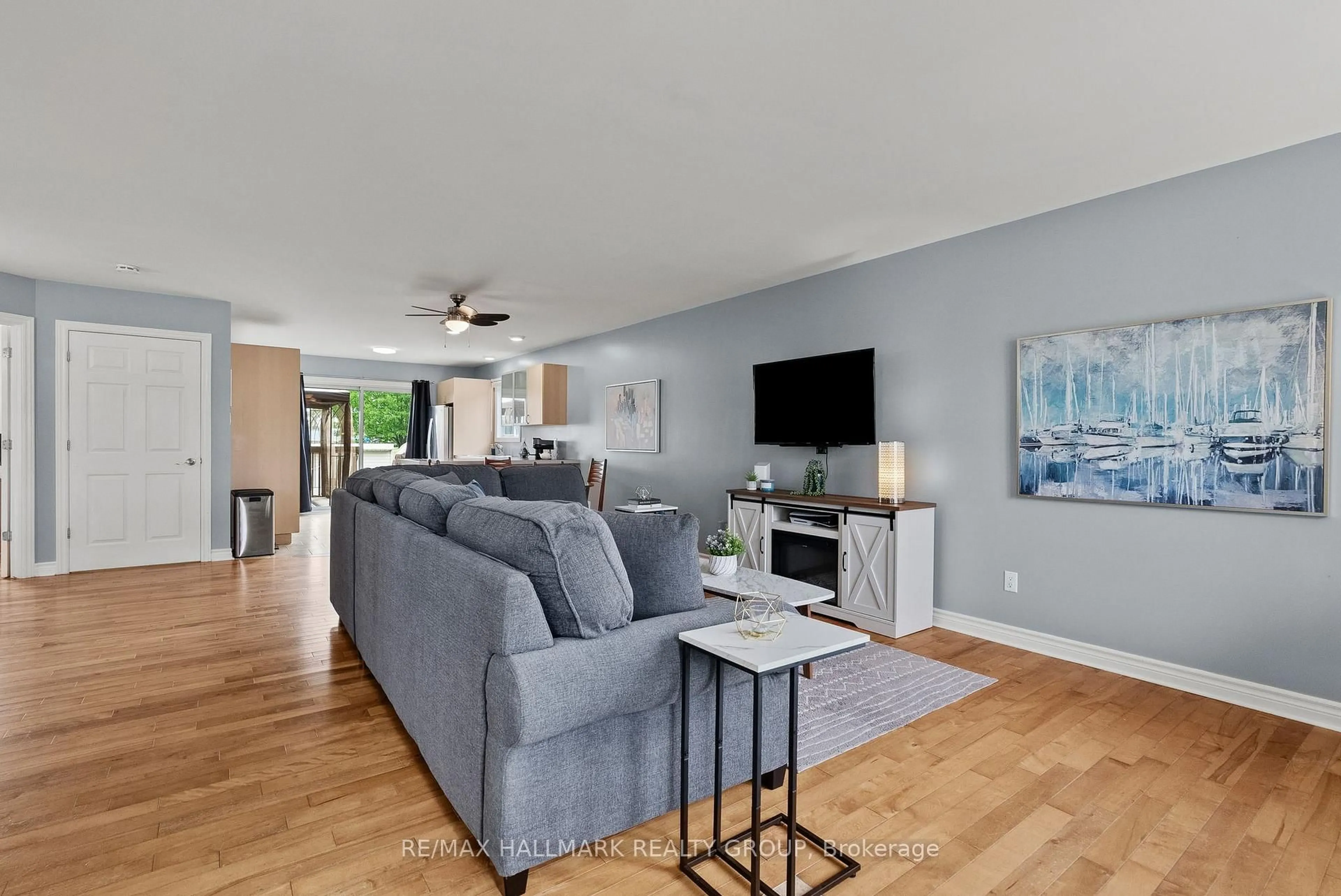 Living room with furniture, unknown for 292 TRILLIUM Circ, Alfred and Plantagenet Ontario K0A 3K0