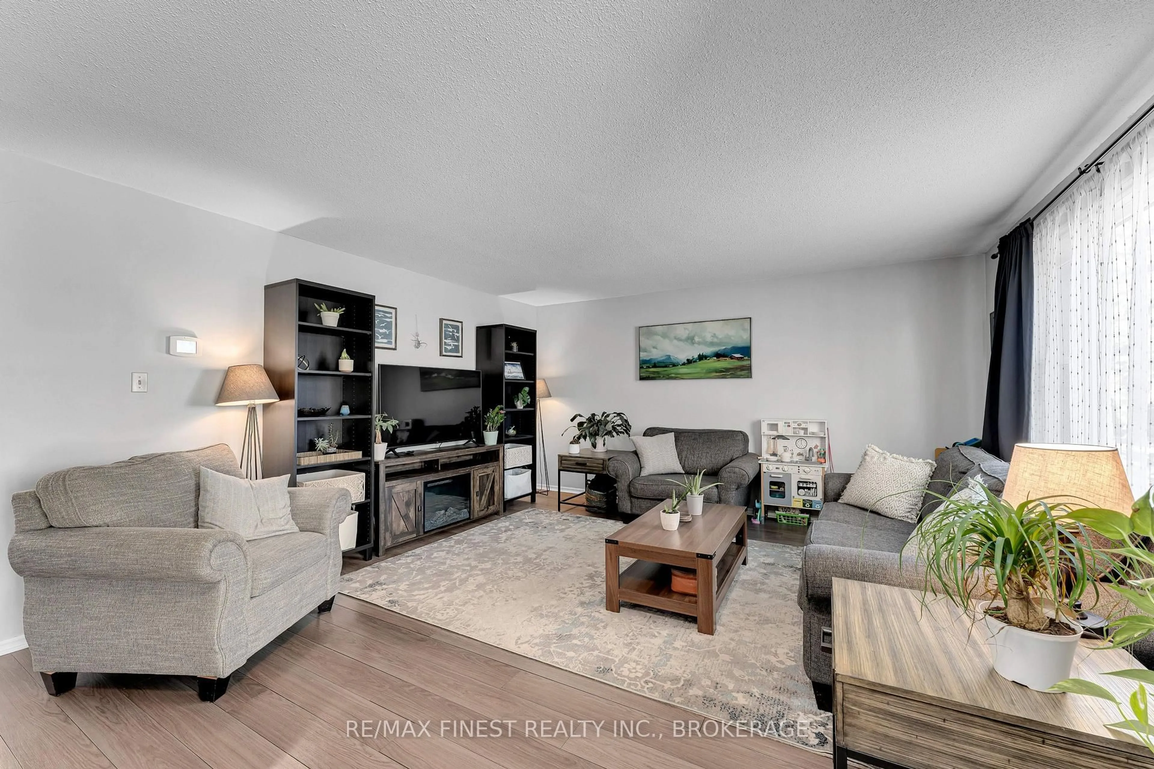 Living room with furniture, unknown for 801 Grouse Cres, Kingston Ontario K7P 1A1