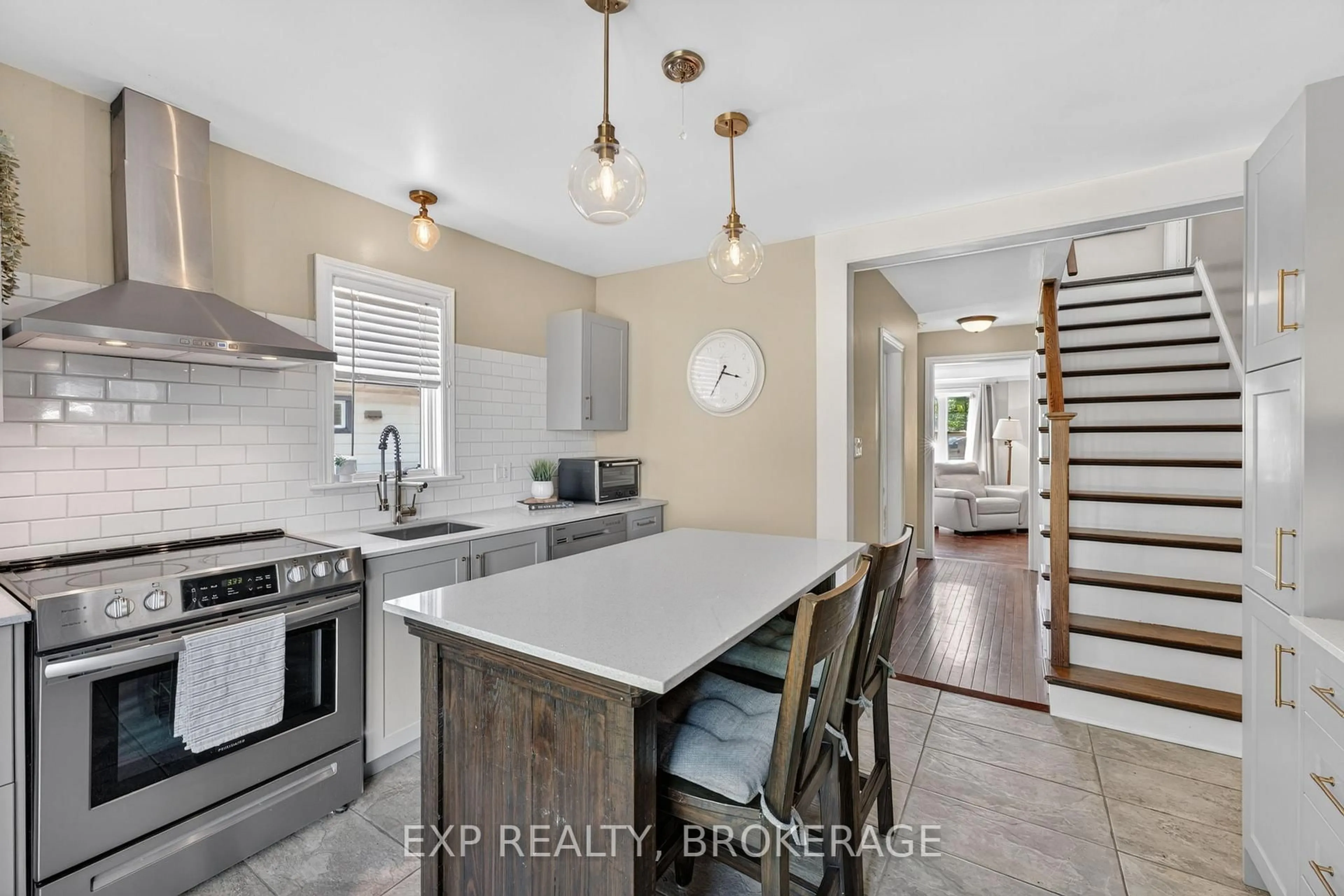 Open concept kitchen, ceramic/tile floor for 911 Division St, Kingston Ontario K7K 4C6