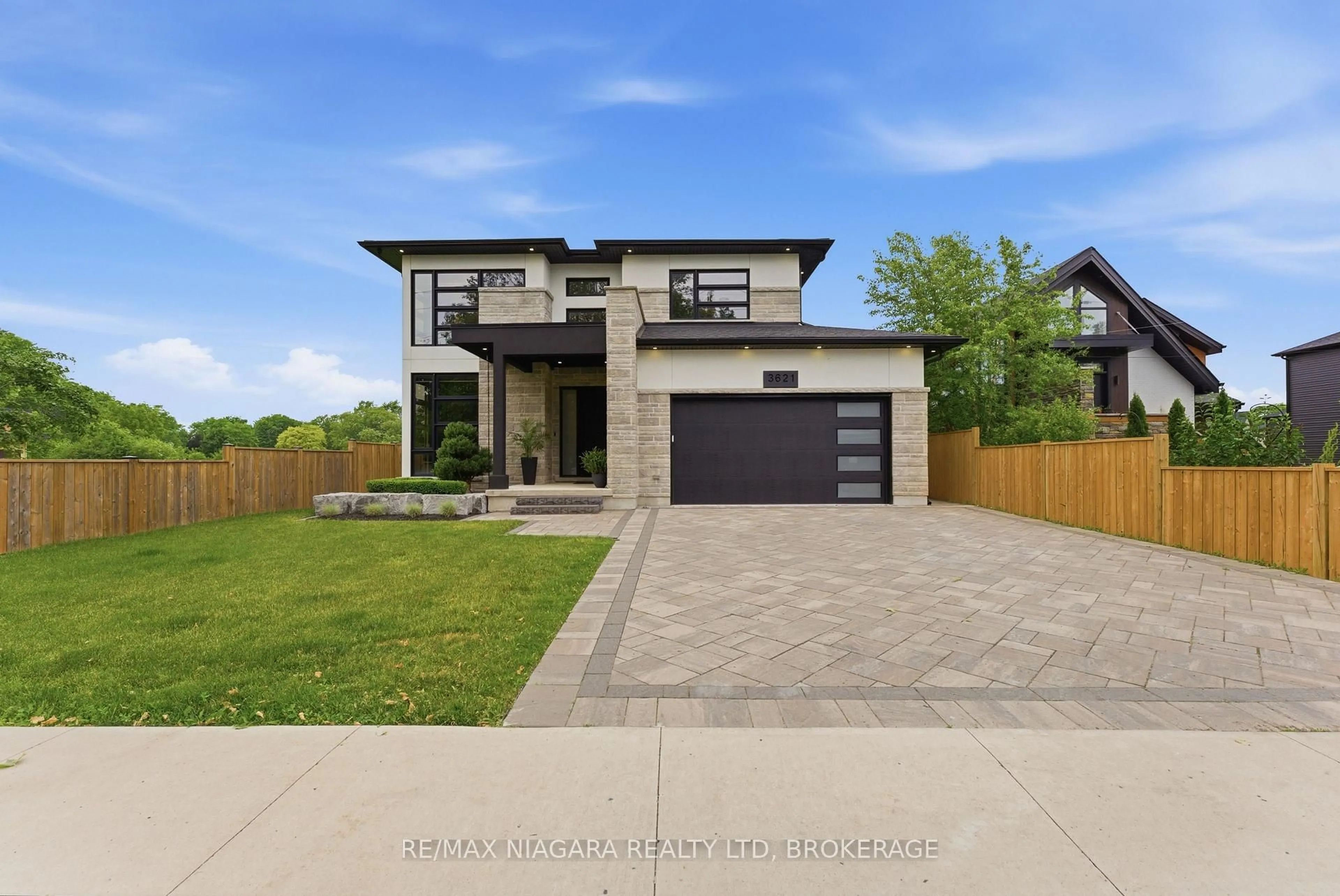 Home with brick exterior material, street for 3621 Gunning Dr, Niagara Falls Ontario L2G 6L3