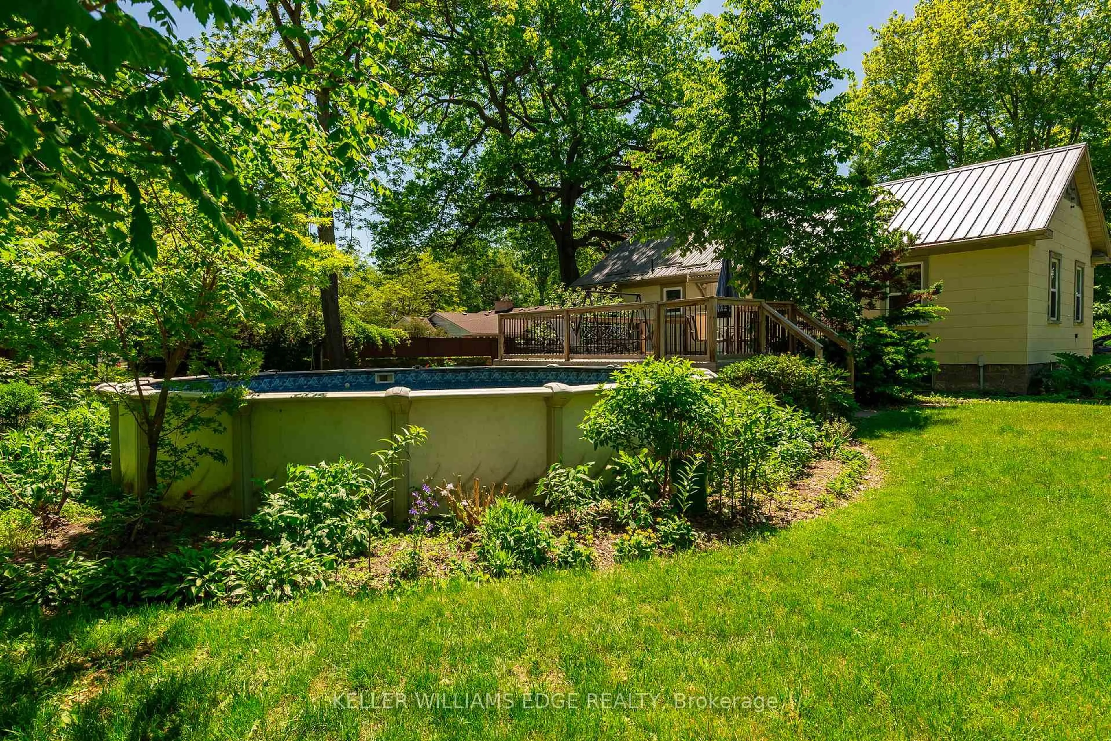 Patio, street for 508 Prospect Point Rd, Fort Erie Ontario L0S 1N0