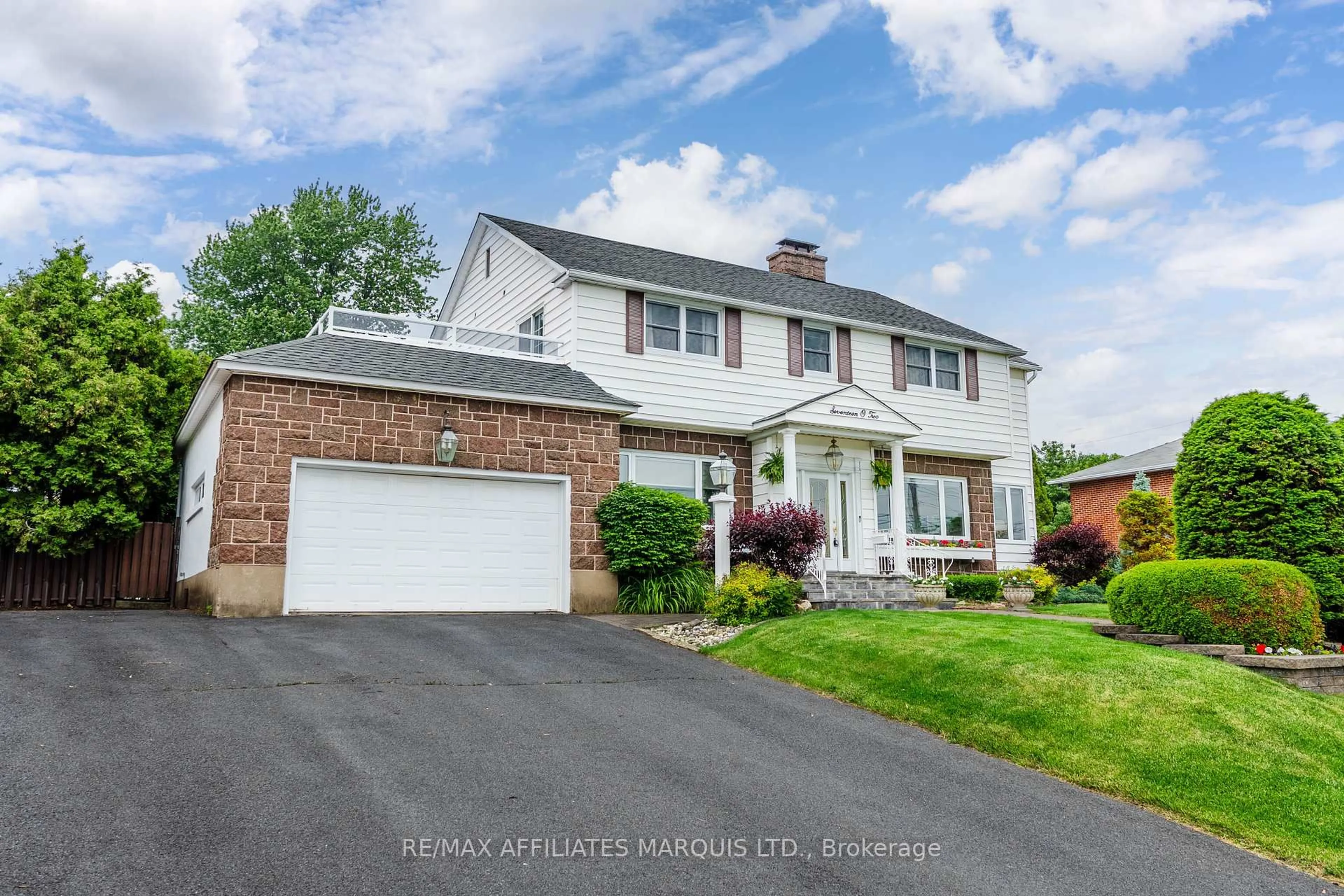 Home with vinyl exterior material, street for 1702 Montreal Rd, Cornwall Ontario K6H 1G1