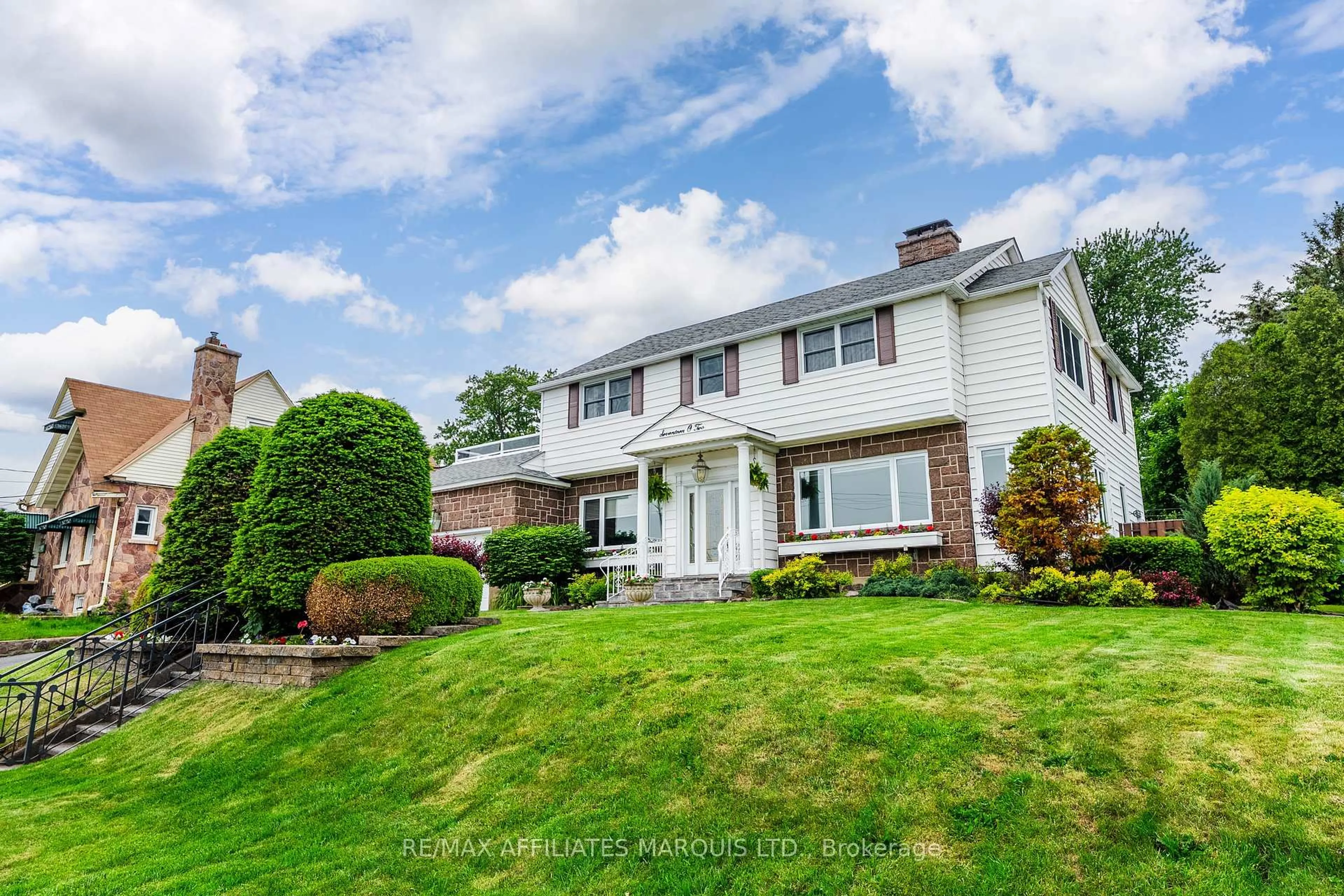Home with vinyl exterior material, street for 1702 Montreal Rd, Cornwall Ontario K6H 1G1