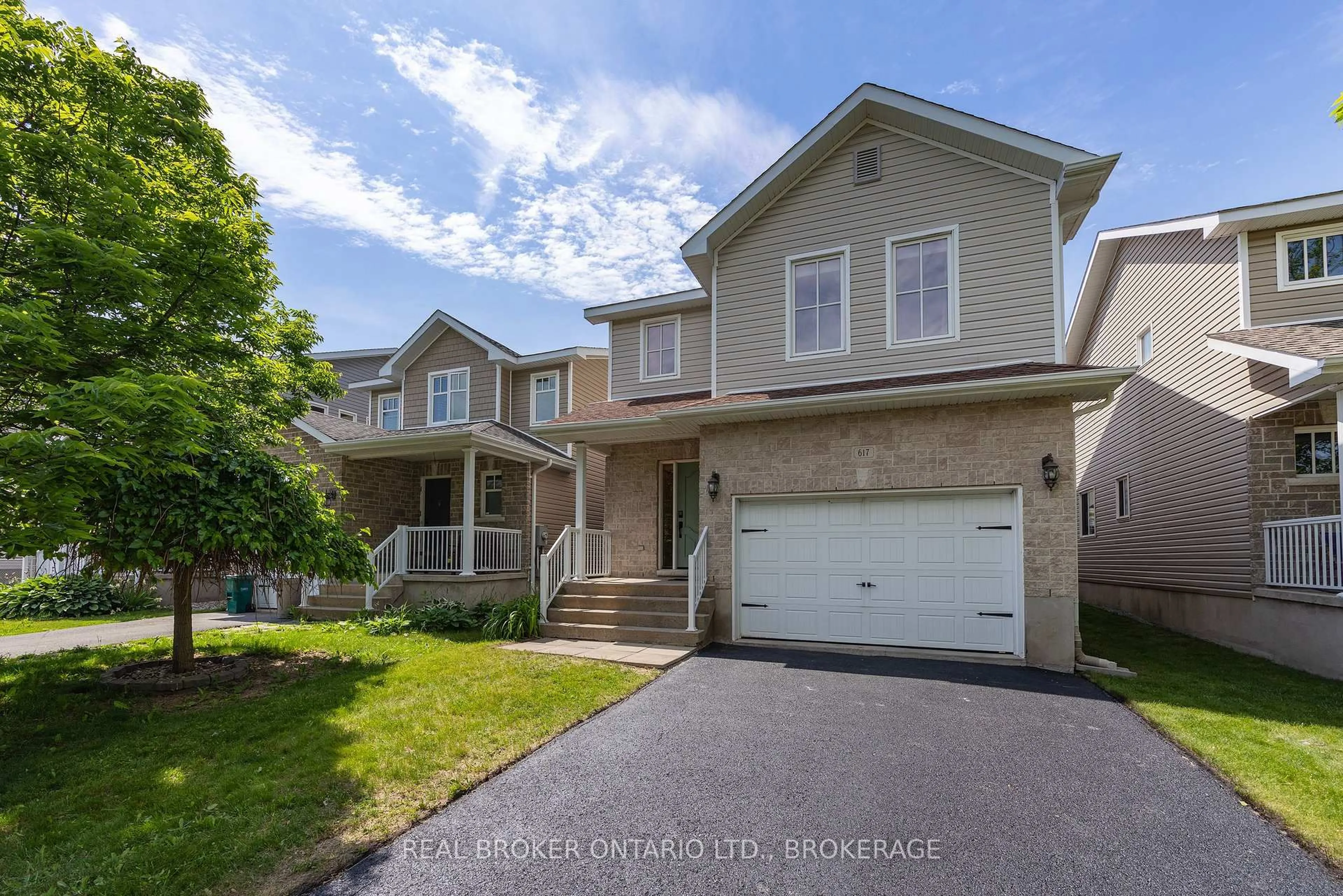 Home with vinyl exterior material, street for 617 Walters St, Kingston Ontario K7K 0B6