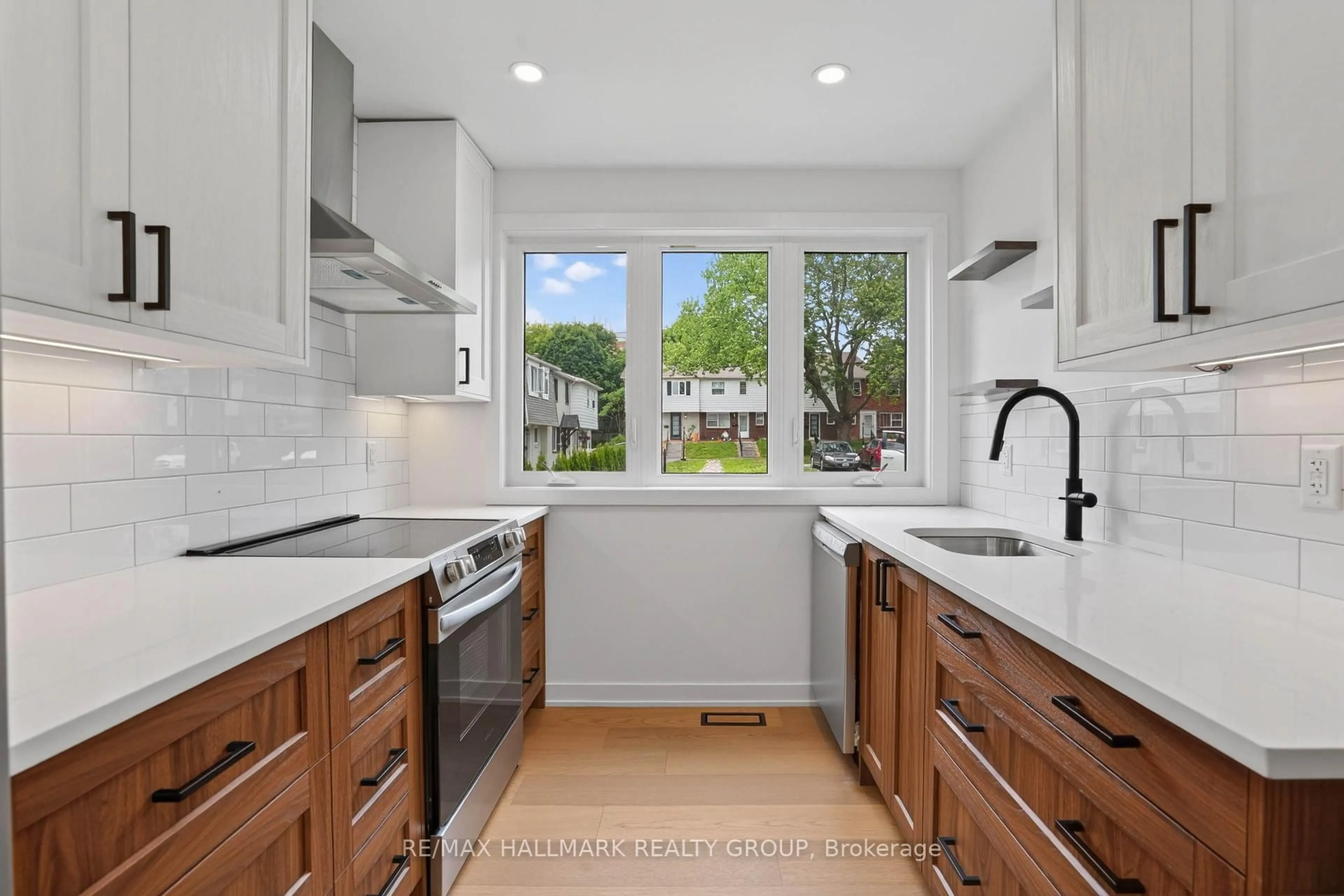 Contemporary kitchen, ceramic/tile floor for 660 Hochelaga St #38, Ottawa Ontario K1K 2E9