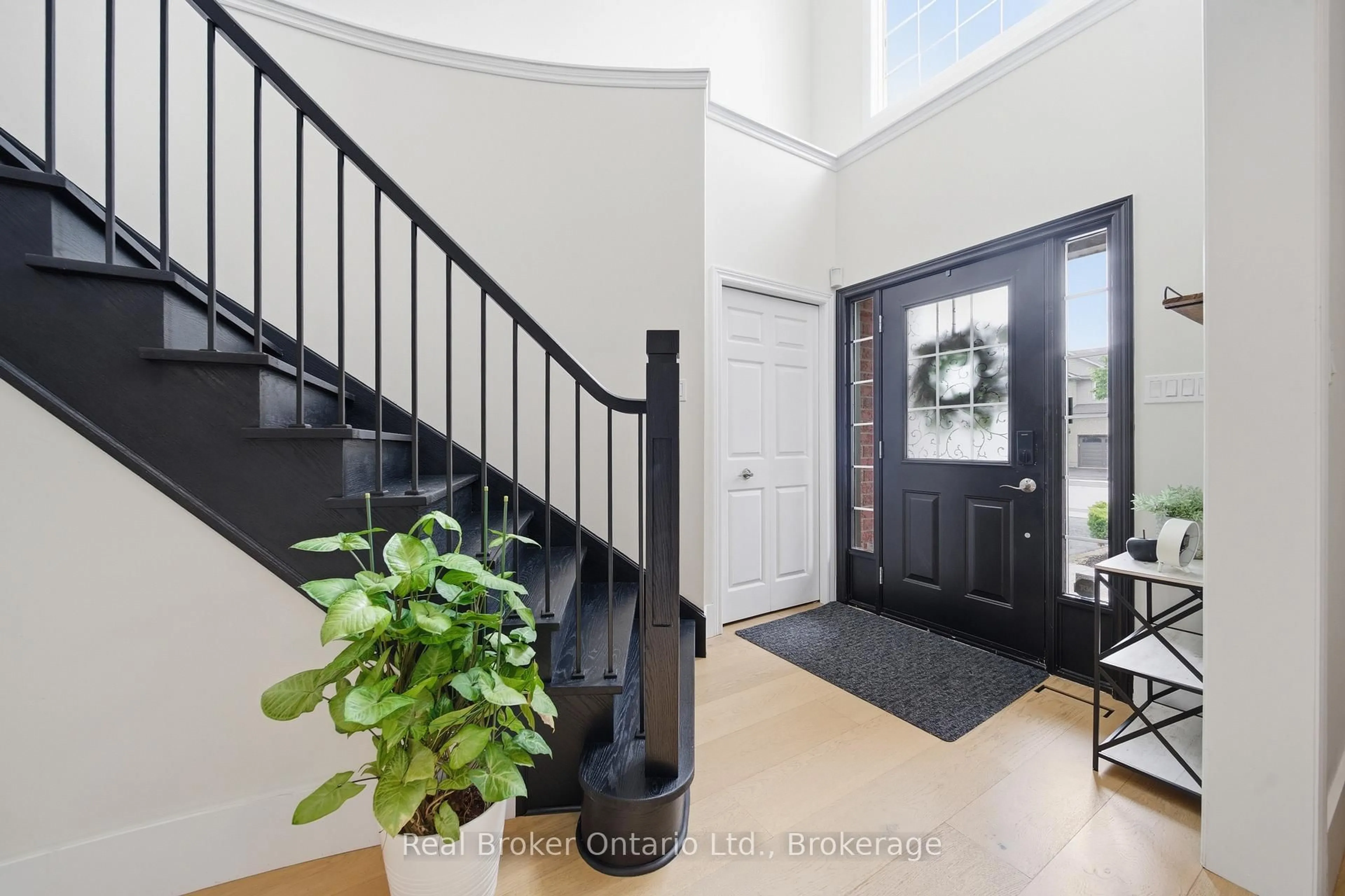 Indoor entryway for 280 Farley Dr, Guelph Ontario N1L 1N6