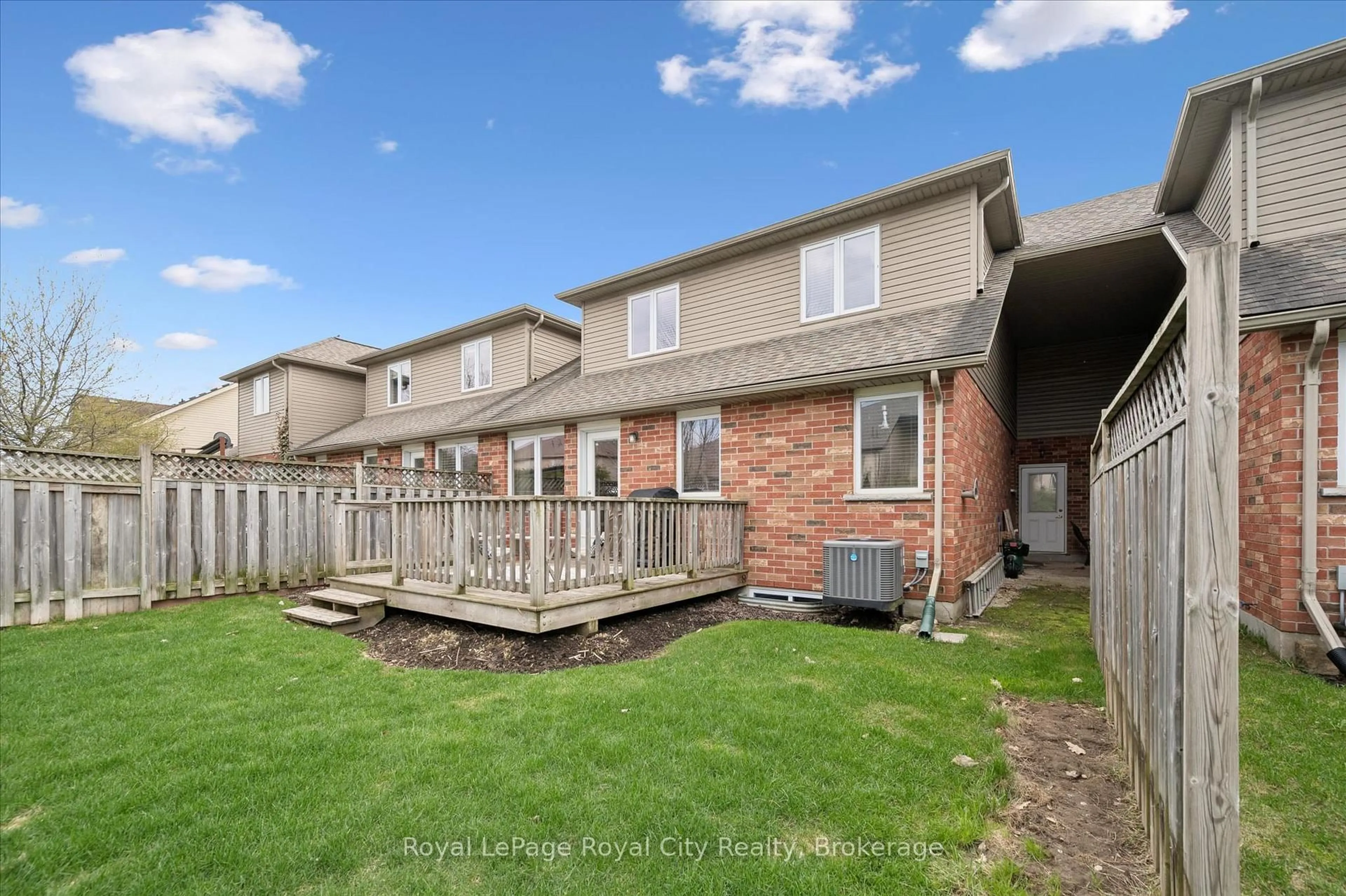 Patio, street for 105 Spencer Dr, Centre Wellington Ontario N0B 1S0
