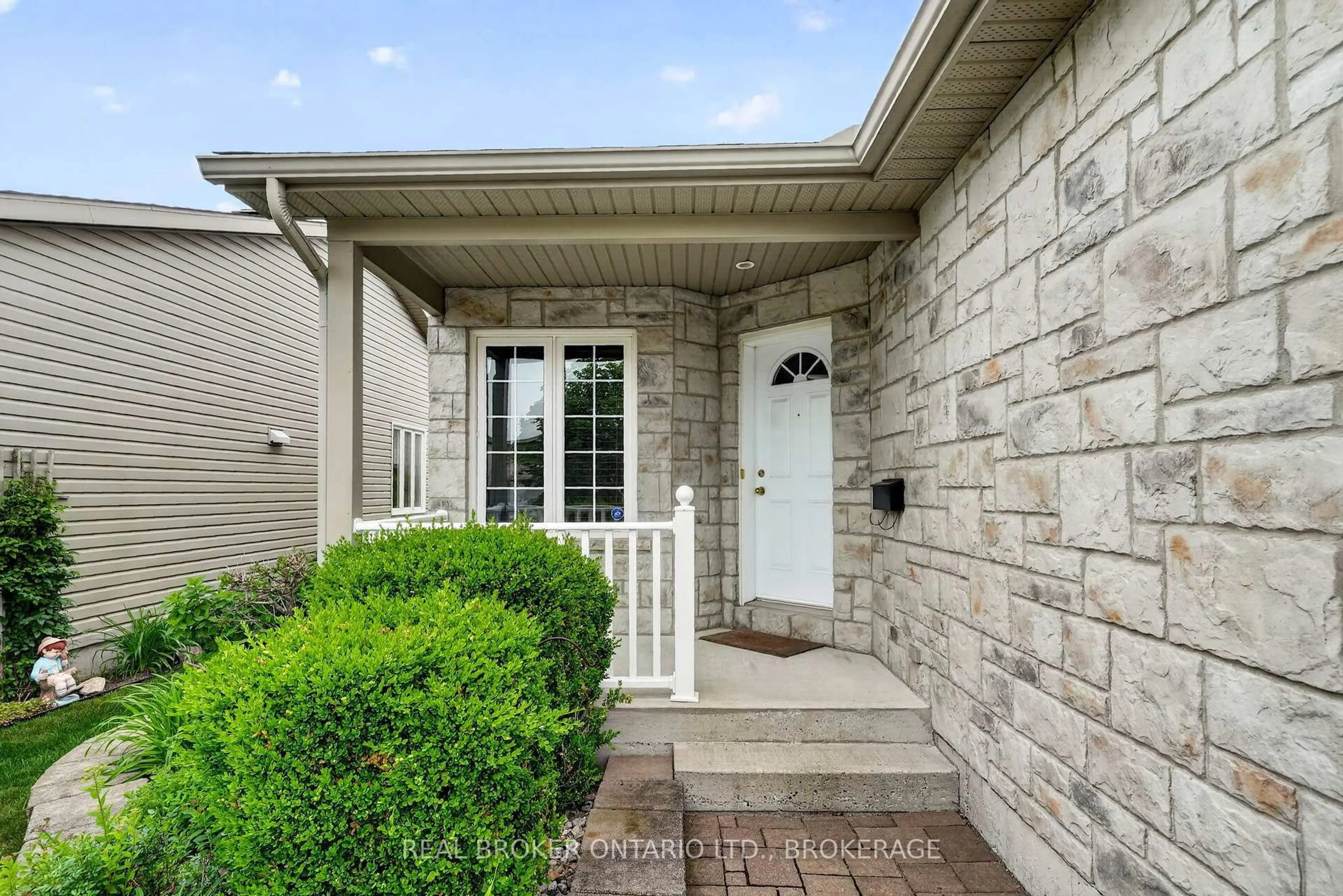 Unknown for 83 Sunset Blvd, Cornwall Ontario K6H 7M3