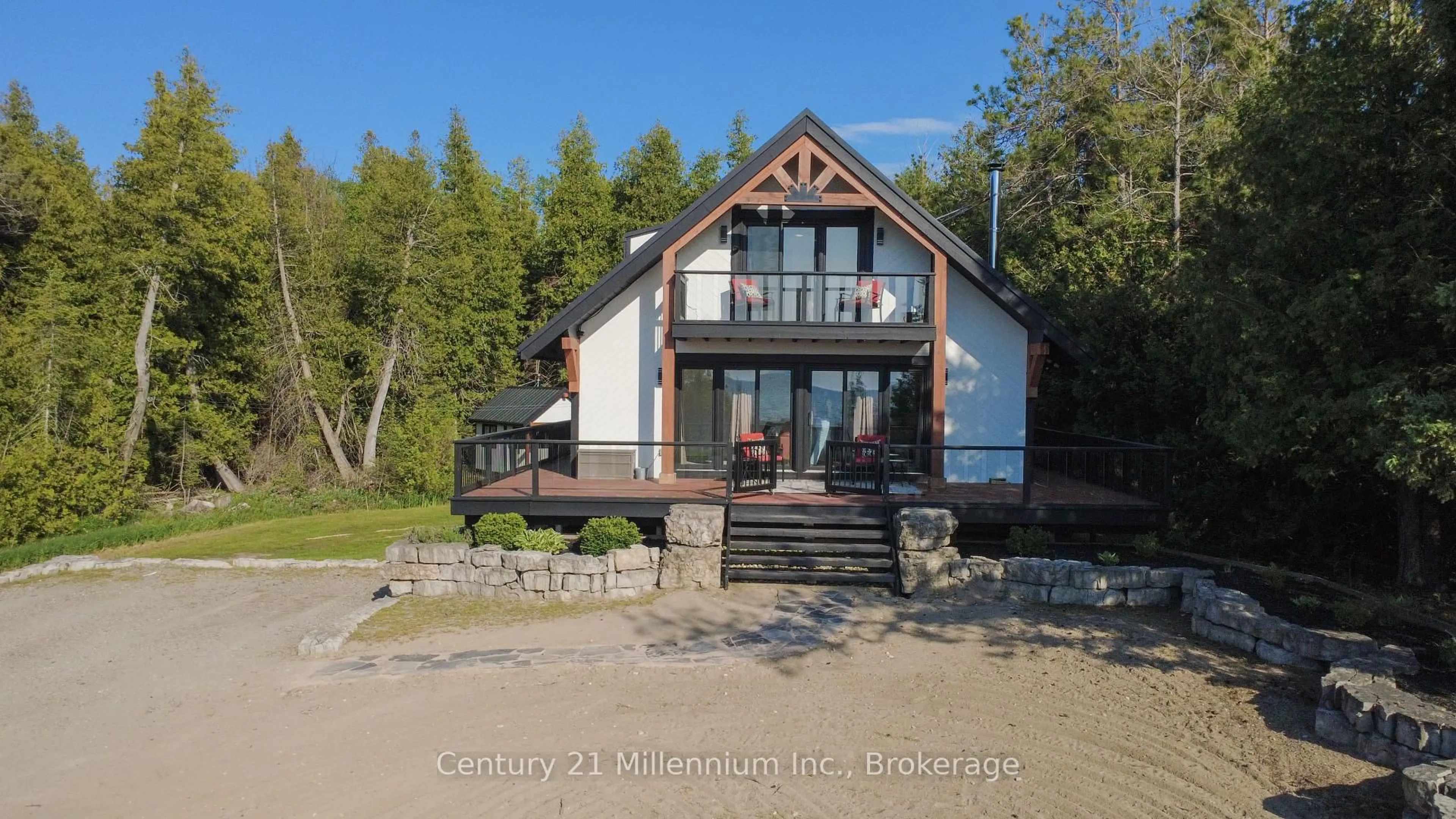 A pic from outside/outdoor area/front of a property/back of a property/a pic from drone, water/lake/river/ocean view for 160 Sunset Dr, Kincardine Ontario N0H 2C5