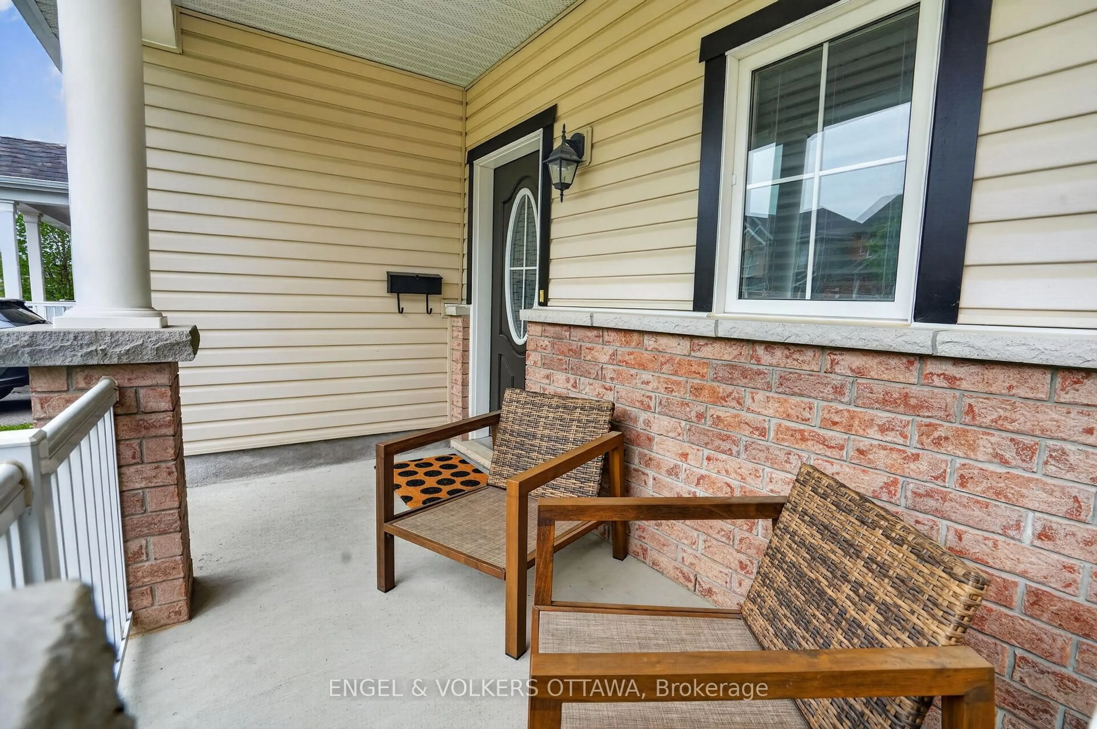 Unknown for 166 Lily Pond St, Ottawa Ontario K2M 0J5